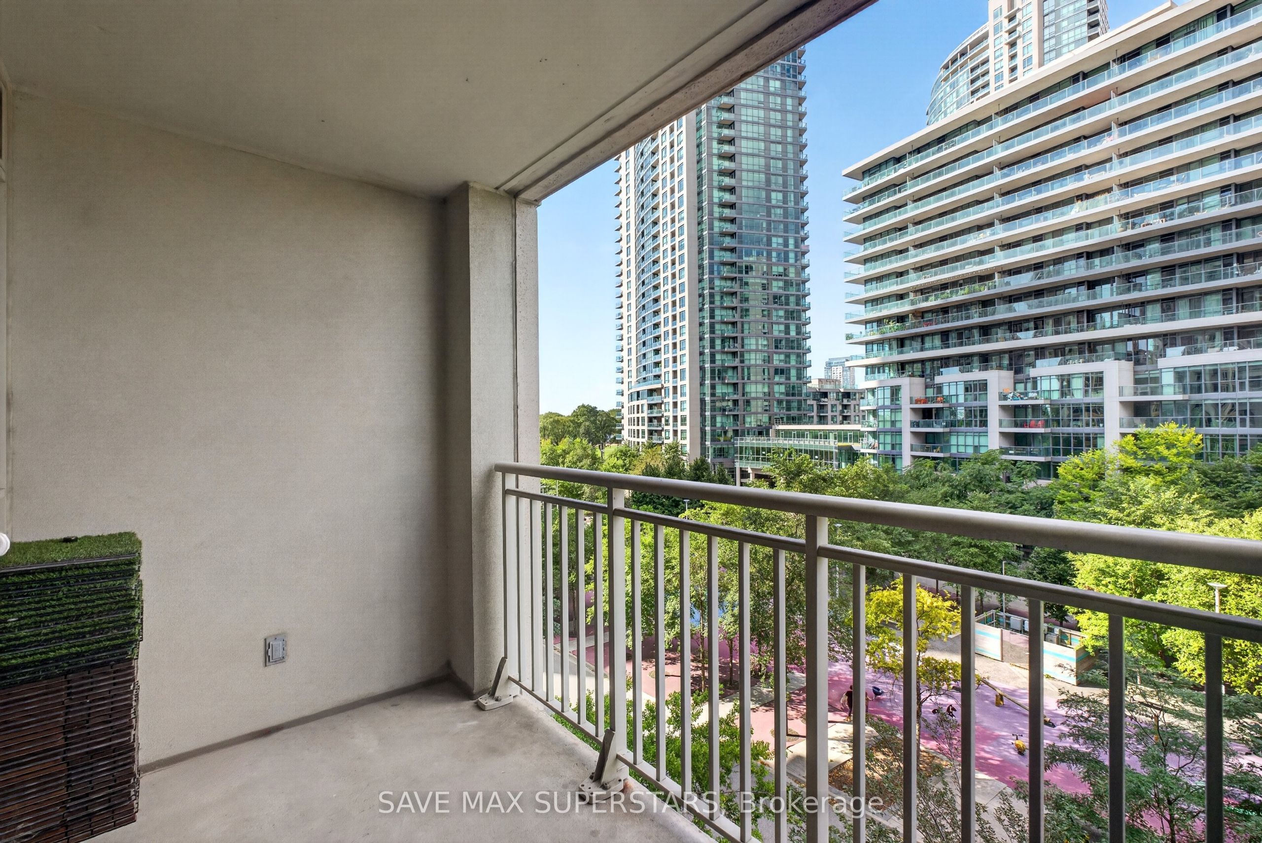 35 Bastion Street 714 Property Photo 26