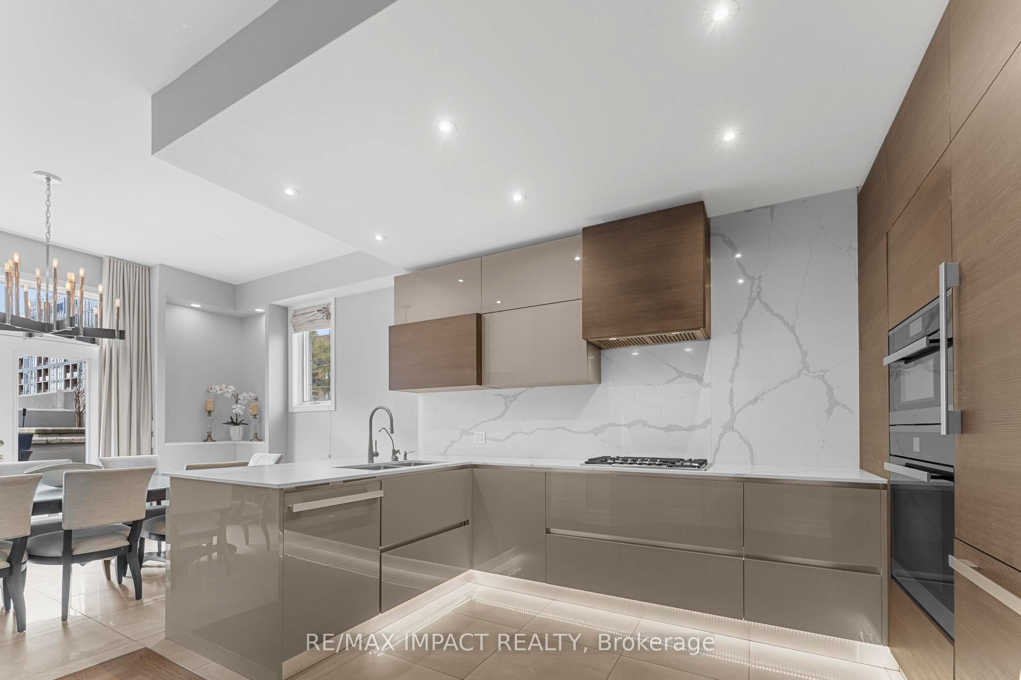 260 Russell Hill Road 13 Property Photo 11