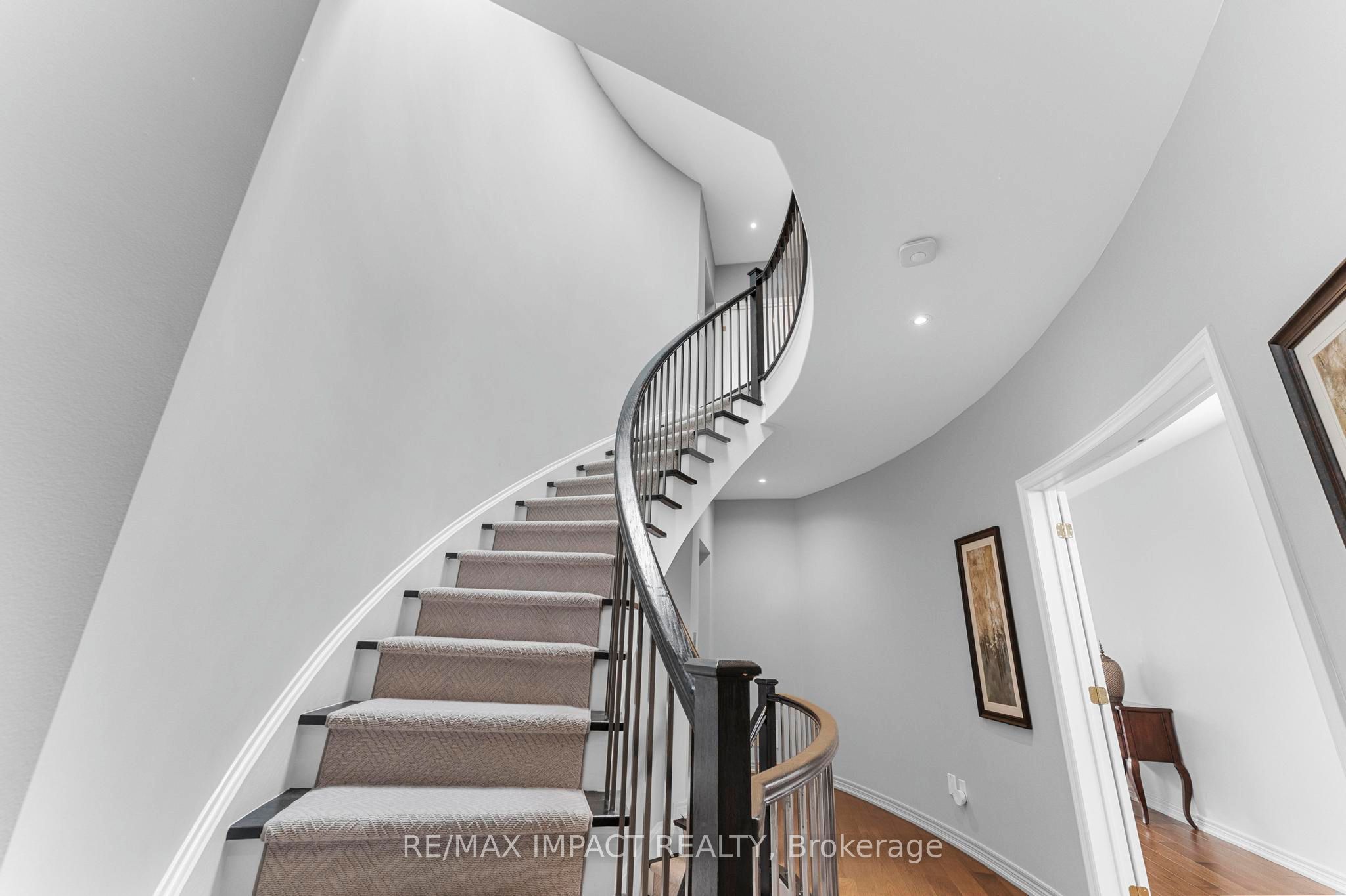 260 Russell Hill Road 13 Property Photo 20