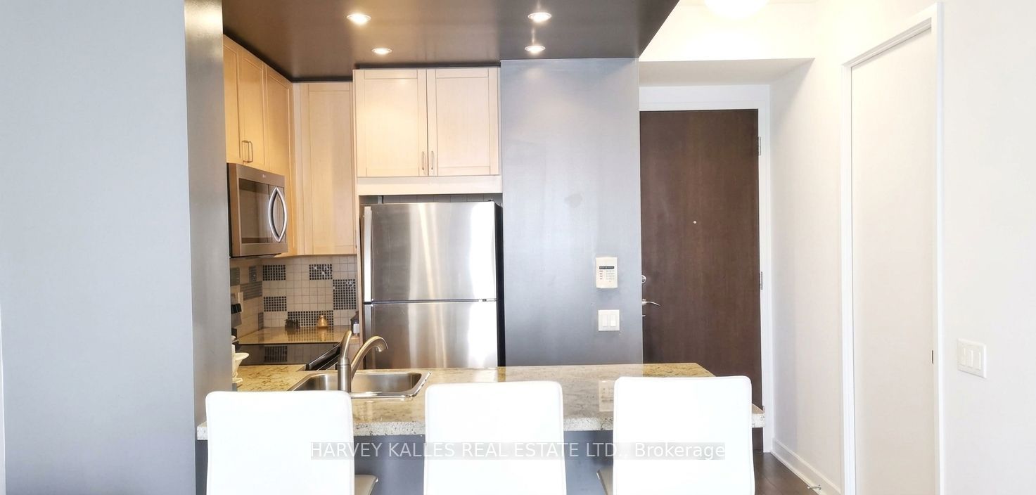 85 Bloor Street E 1603 Property Photo 4