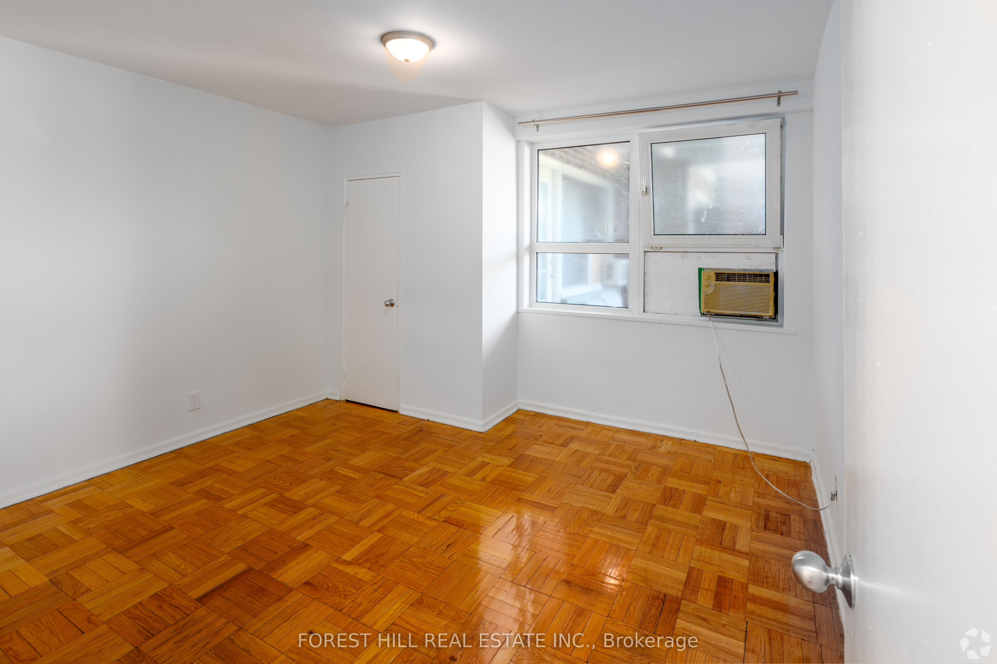 291 Avenue Road 408 Property Photo 11