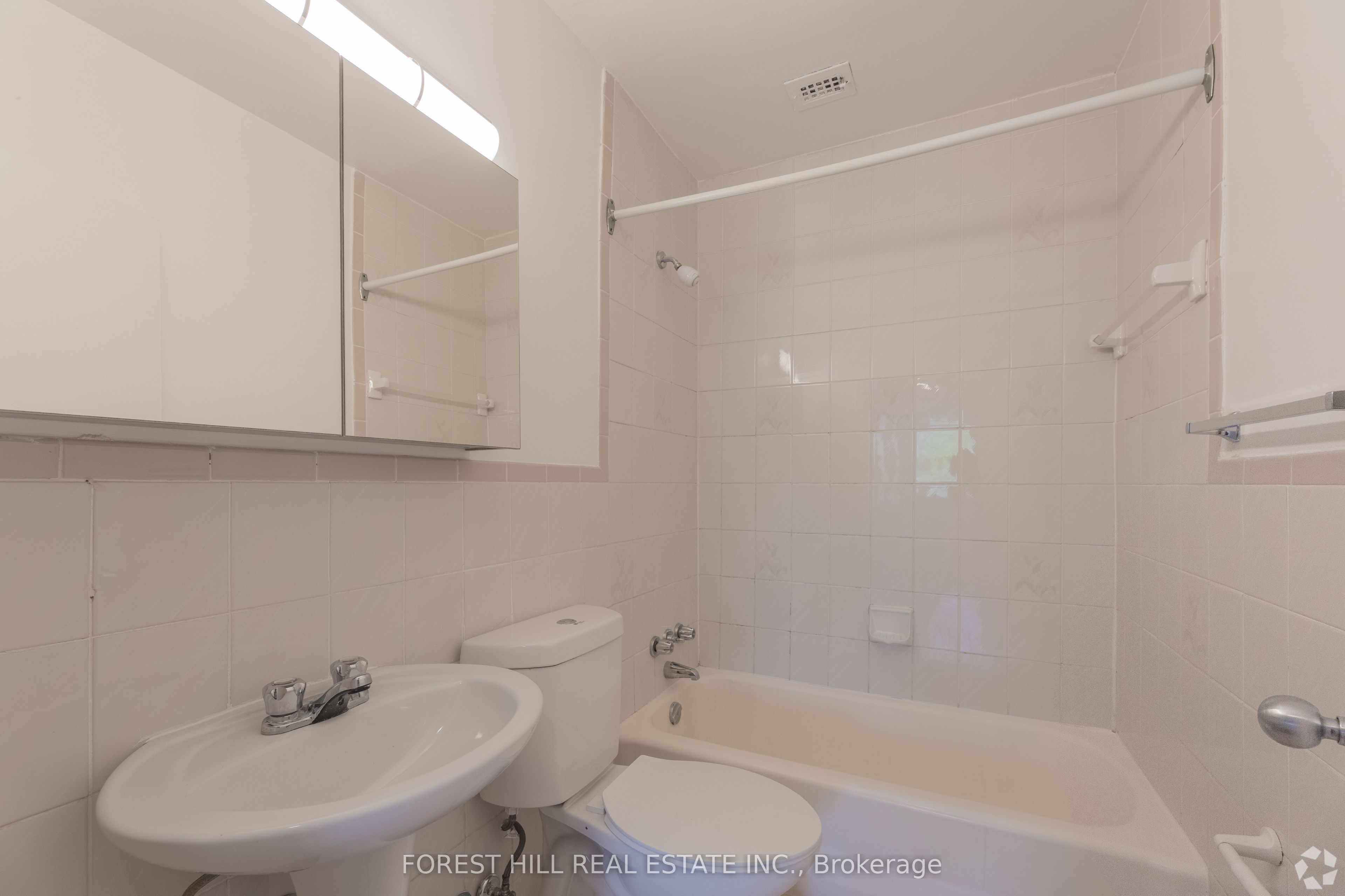 291 Avenue Road 408 Property Photo 12