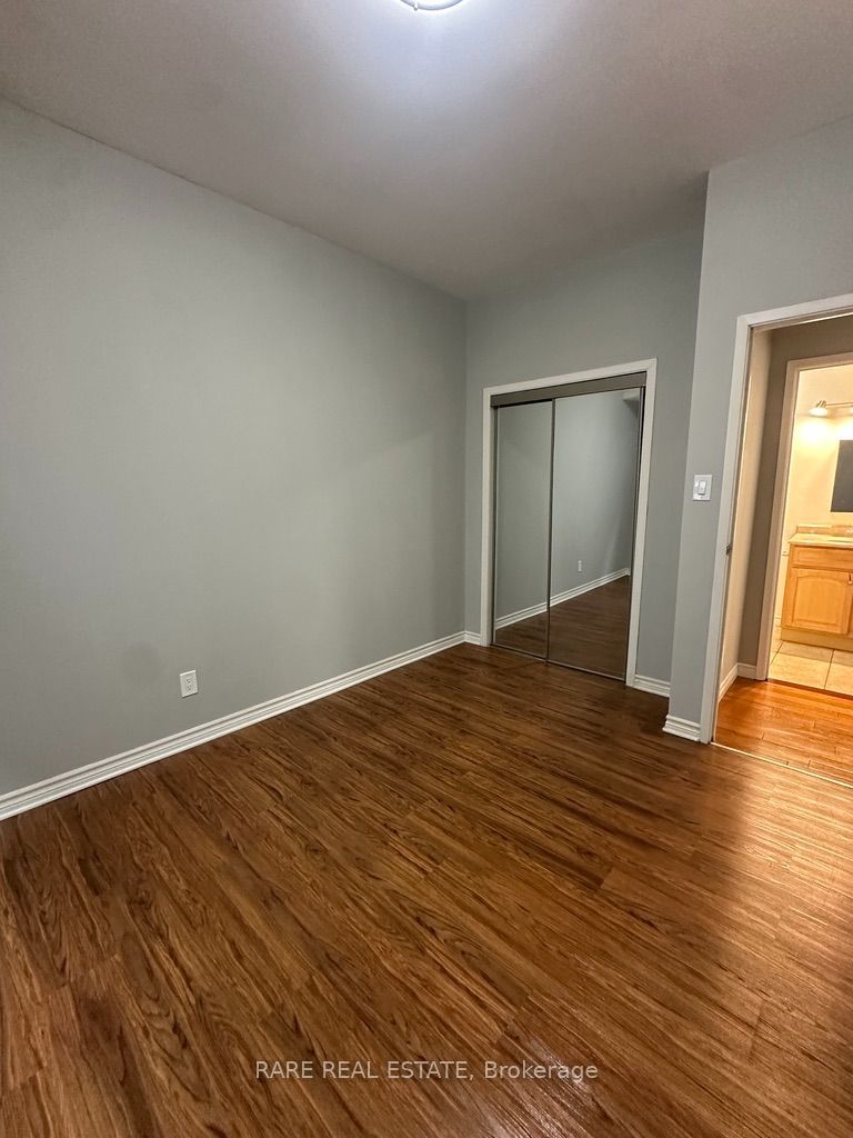249 Augusta Avenue 202 Property Photo 6