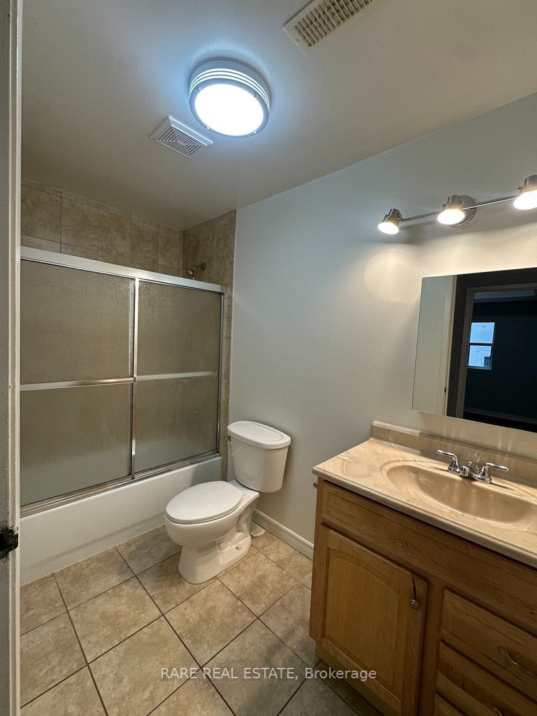 249 Augusta Avenue 202 Property Photo 9