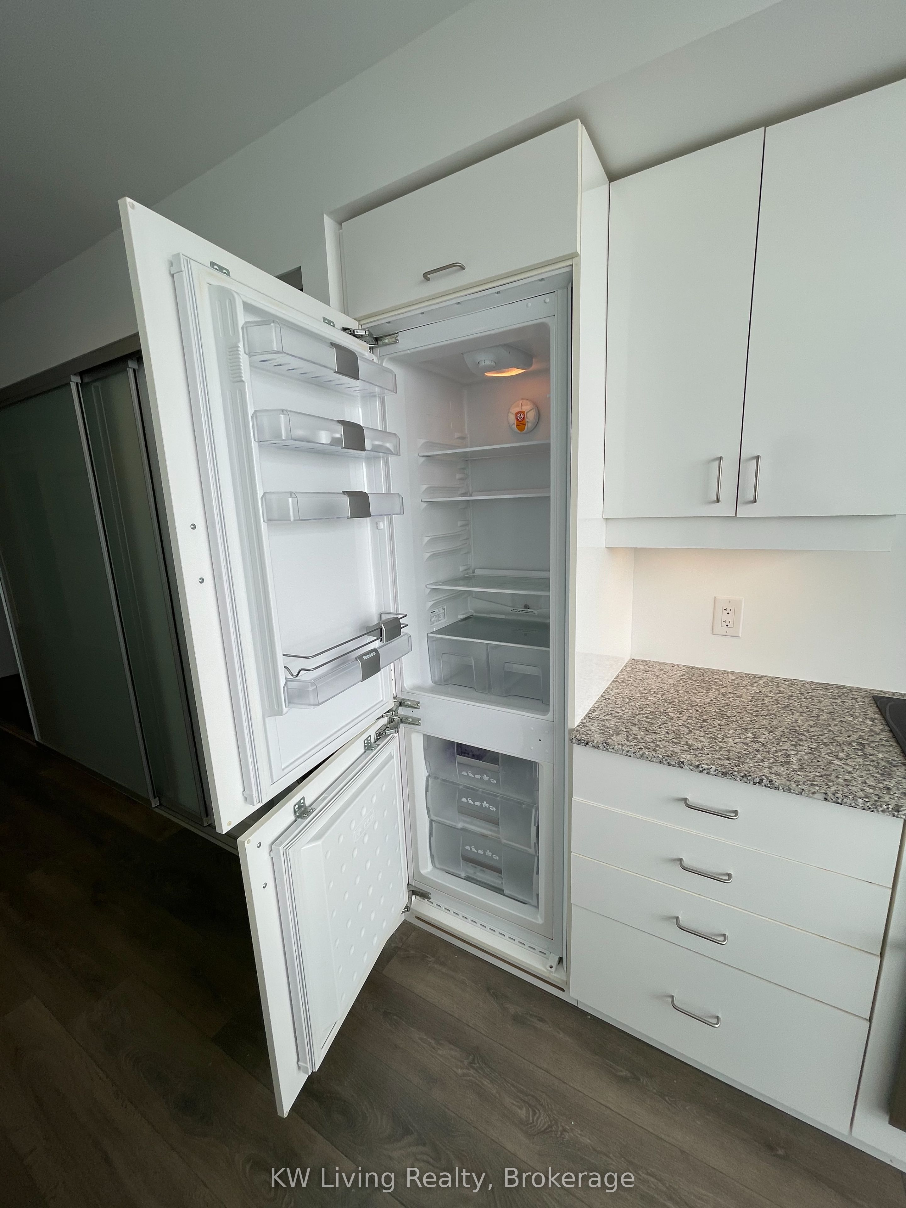 426 University Avenue Ph301 Property Photo 9