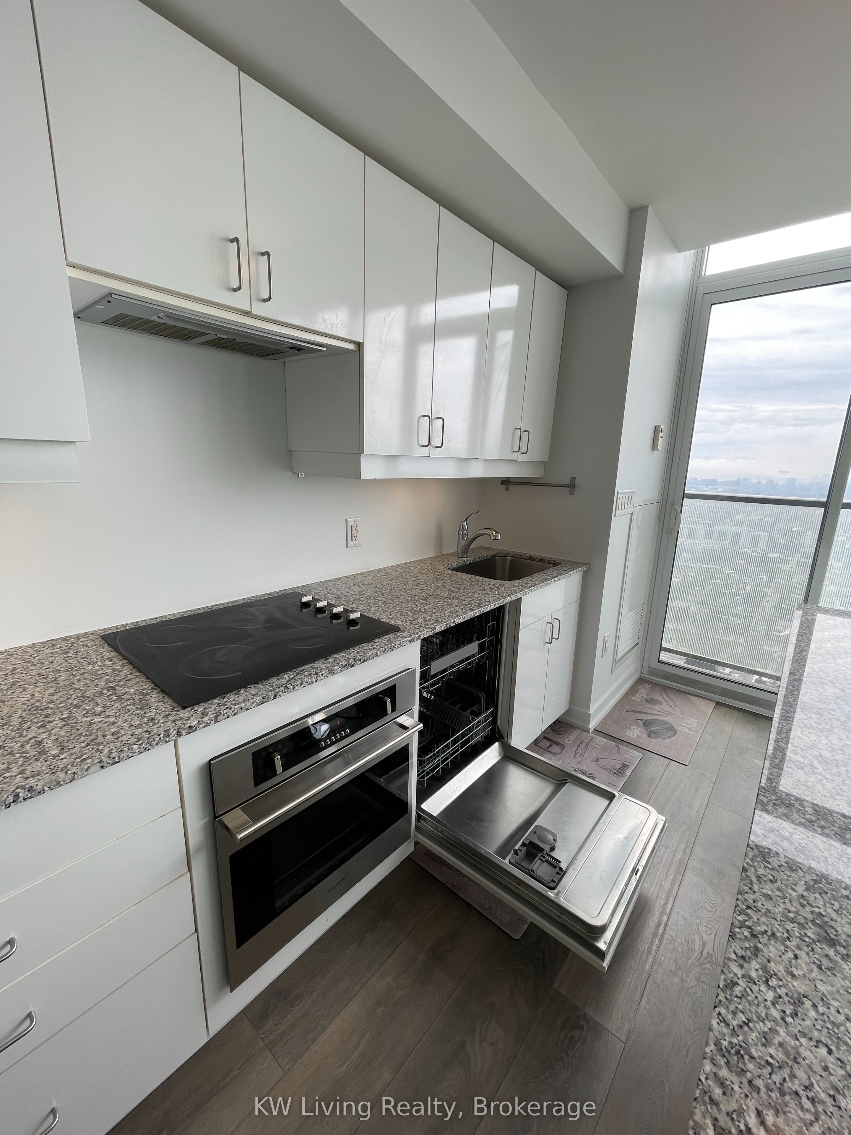 426 University Avenue Ph301 Property Photo 10