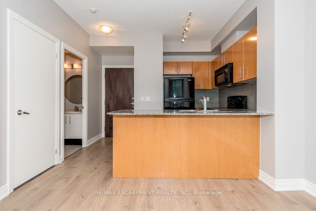 16 Yonge Street 2903 Property Photo 2