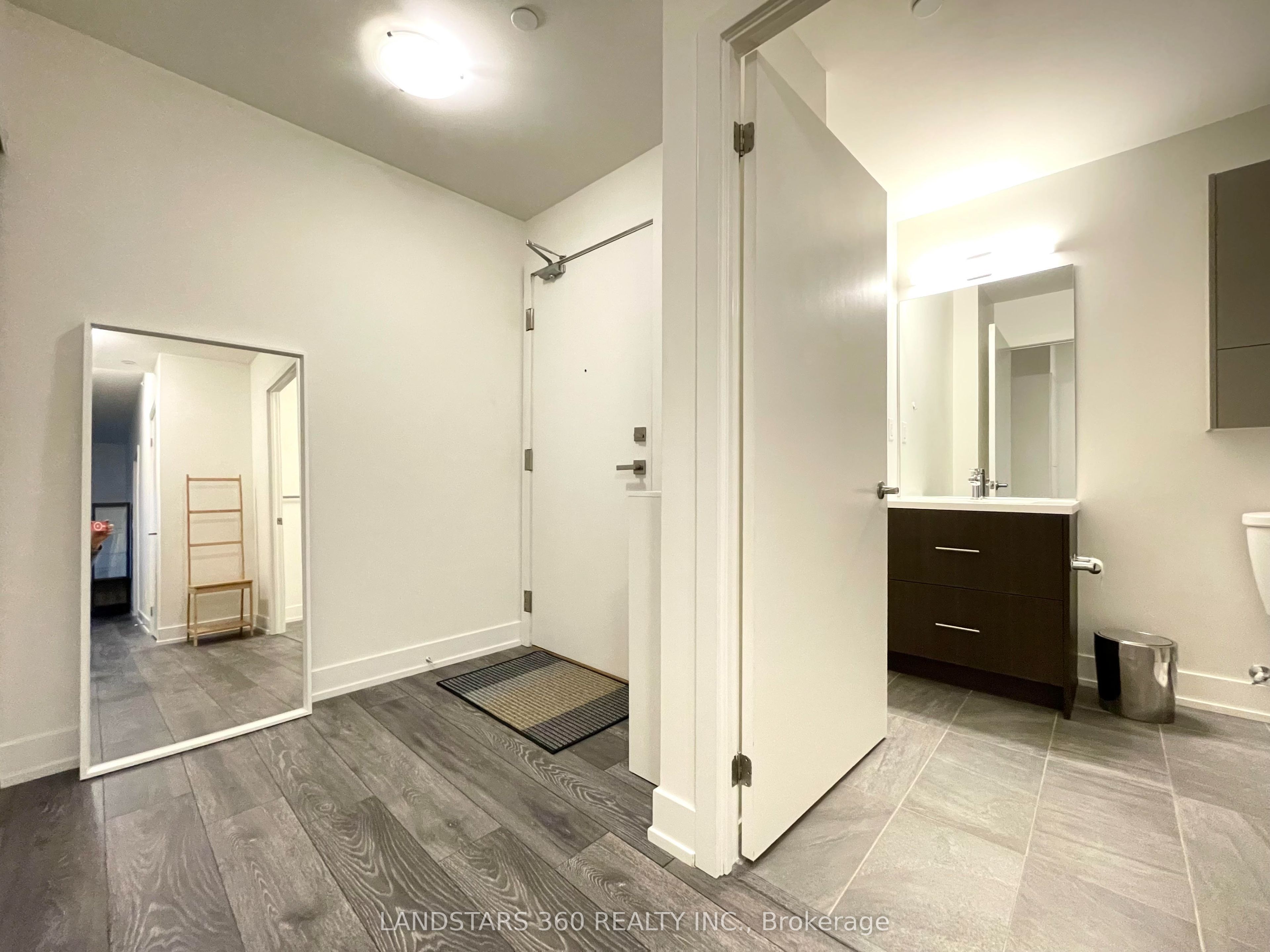 180 Fairview Mall Drive 1912 Property Photo 5
