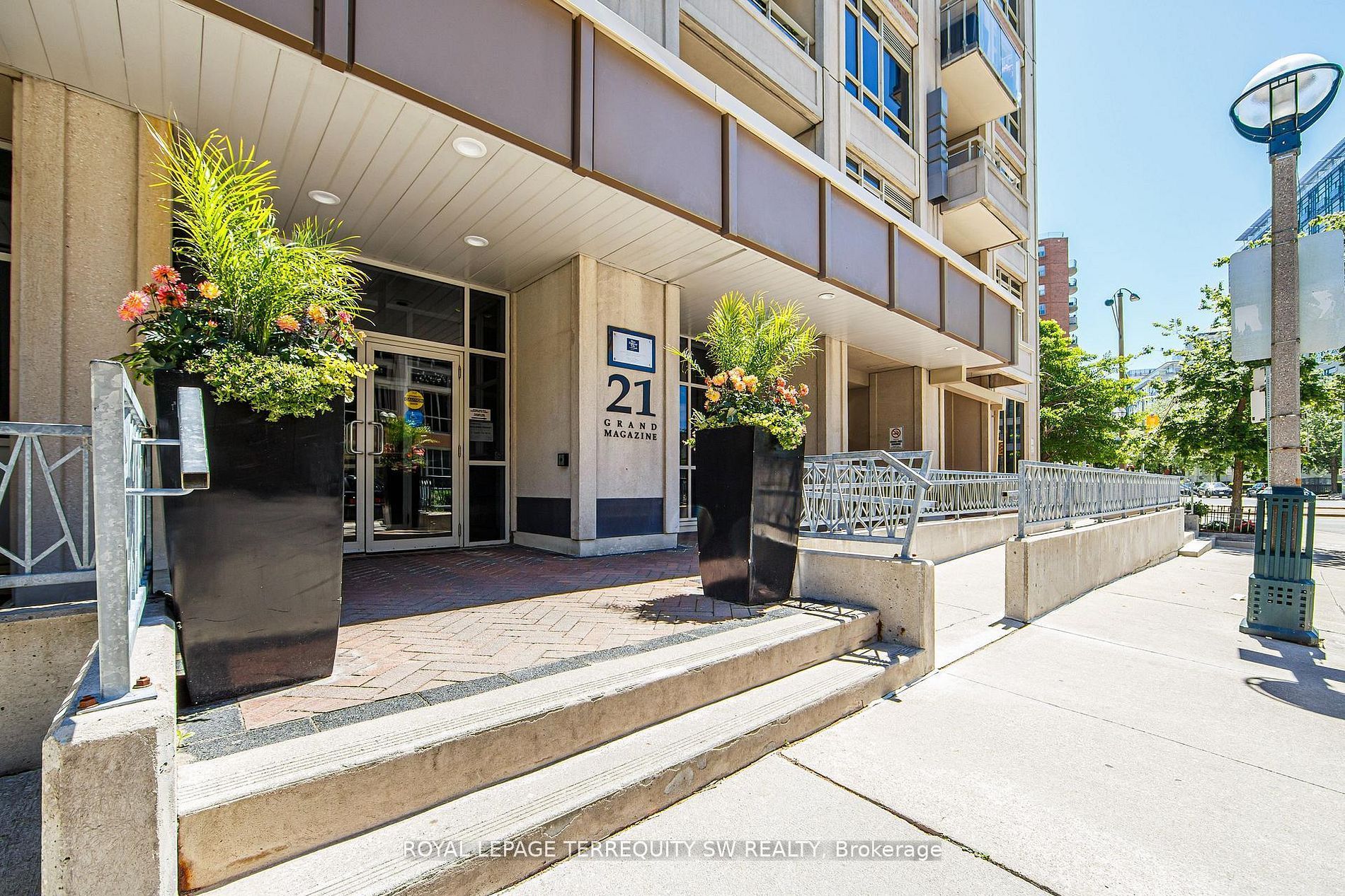 21 Grand Magazine Street 809 Property Photo 2