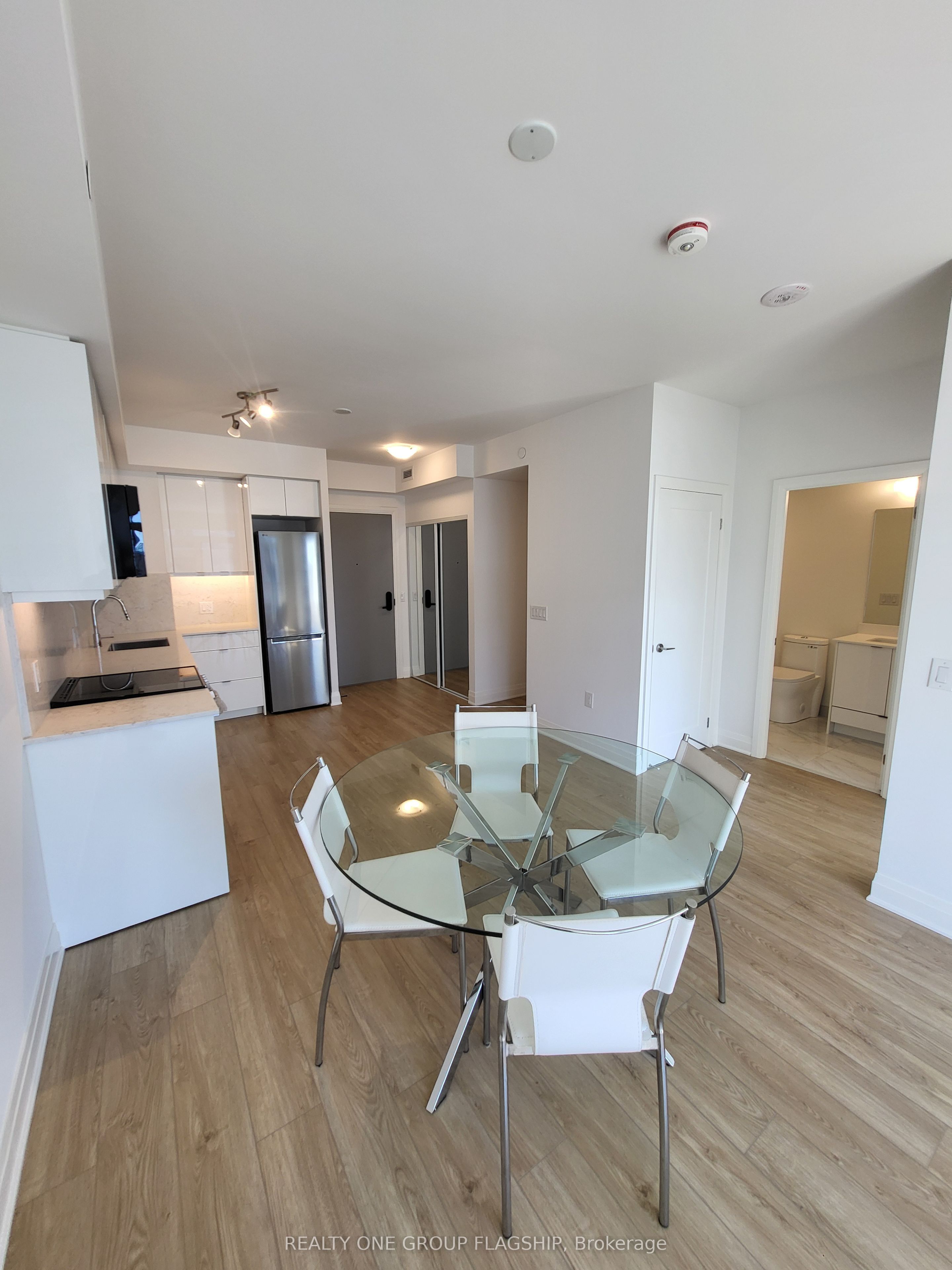 700 W Sheppard Avenue W 618 Property Photo 2