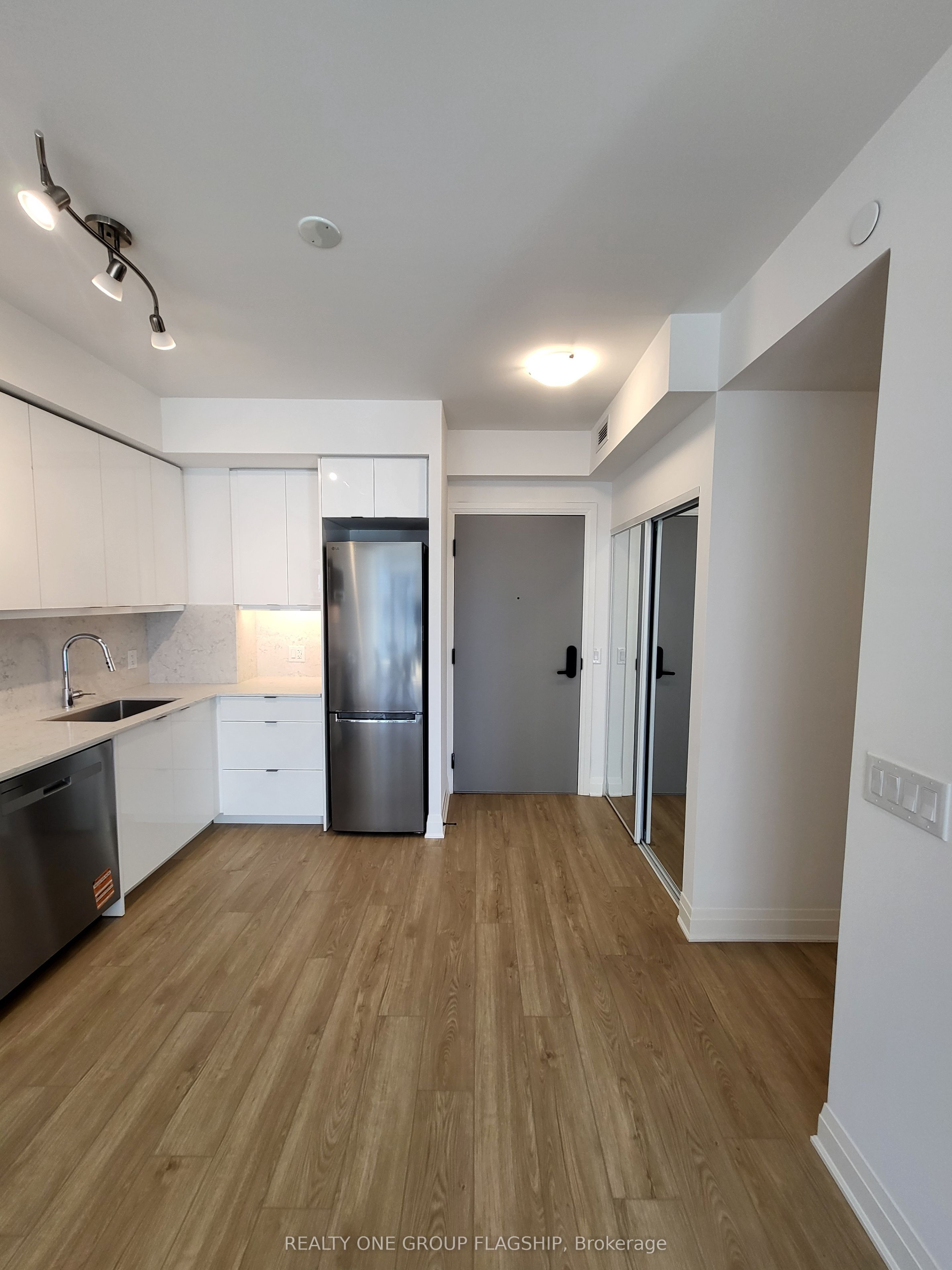 700 W Sheppard Avenue W 618 Property Photo 7