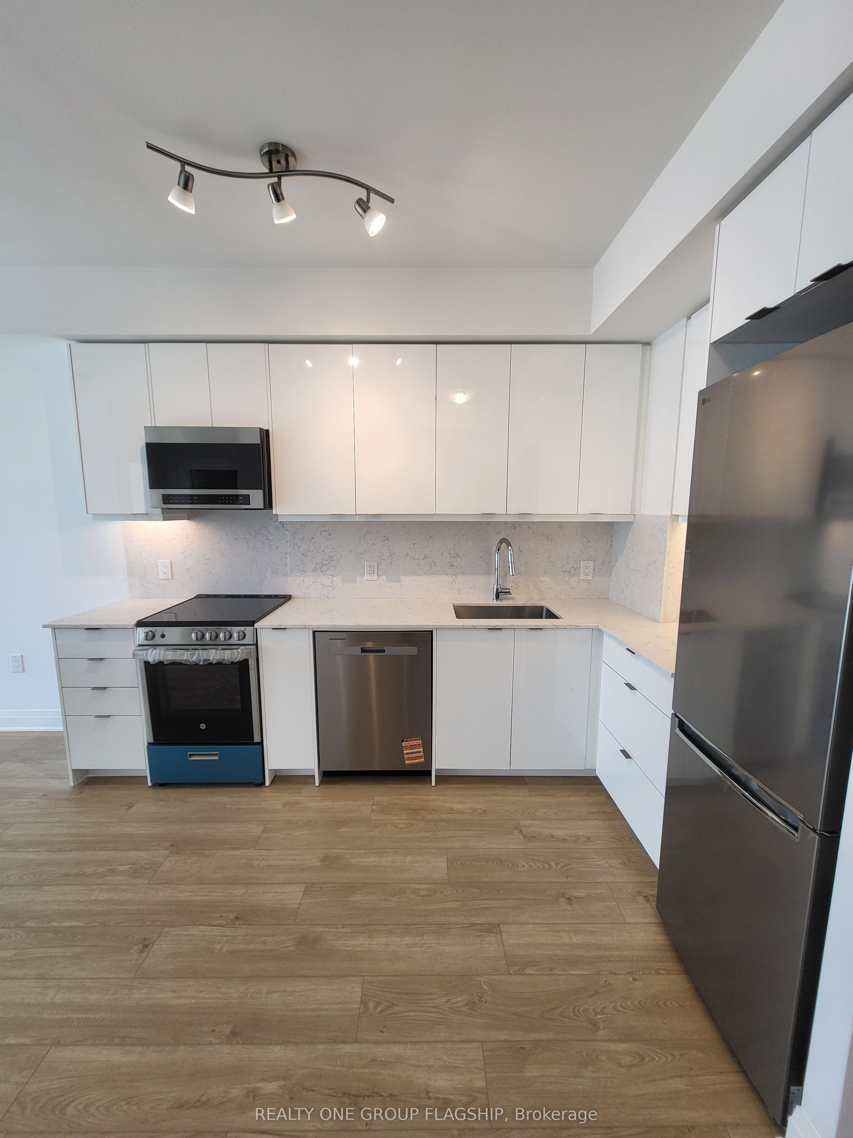 700 W Sheppard Avenue W 618 Property Photo 9