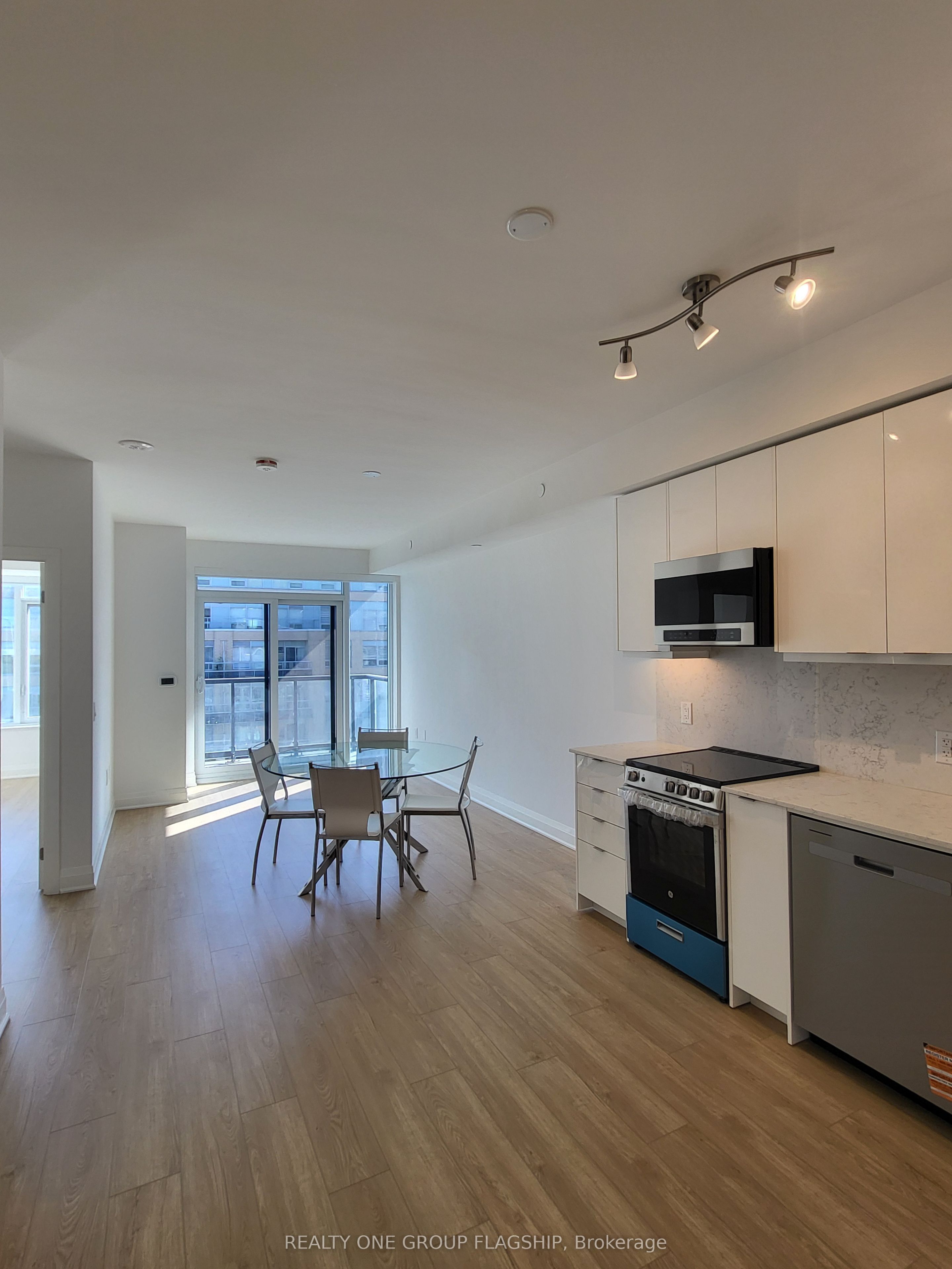 700 W Sheppard Avenue W 618 Property Photo 24