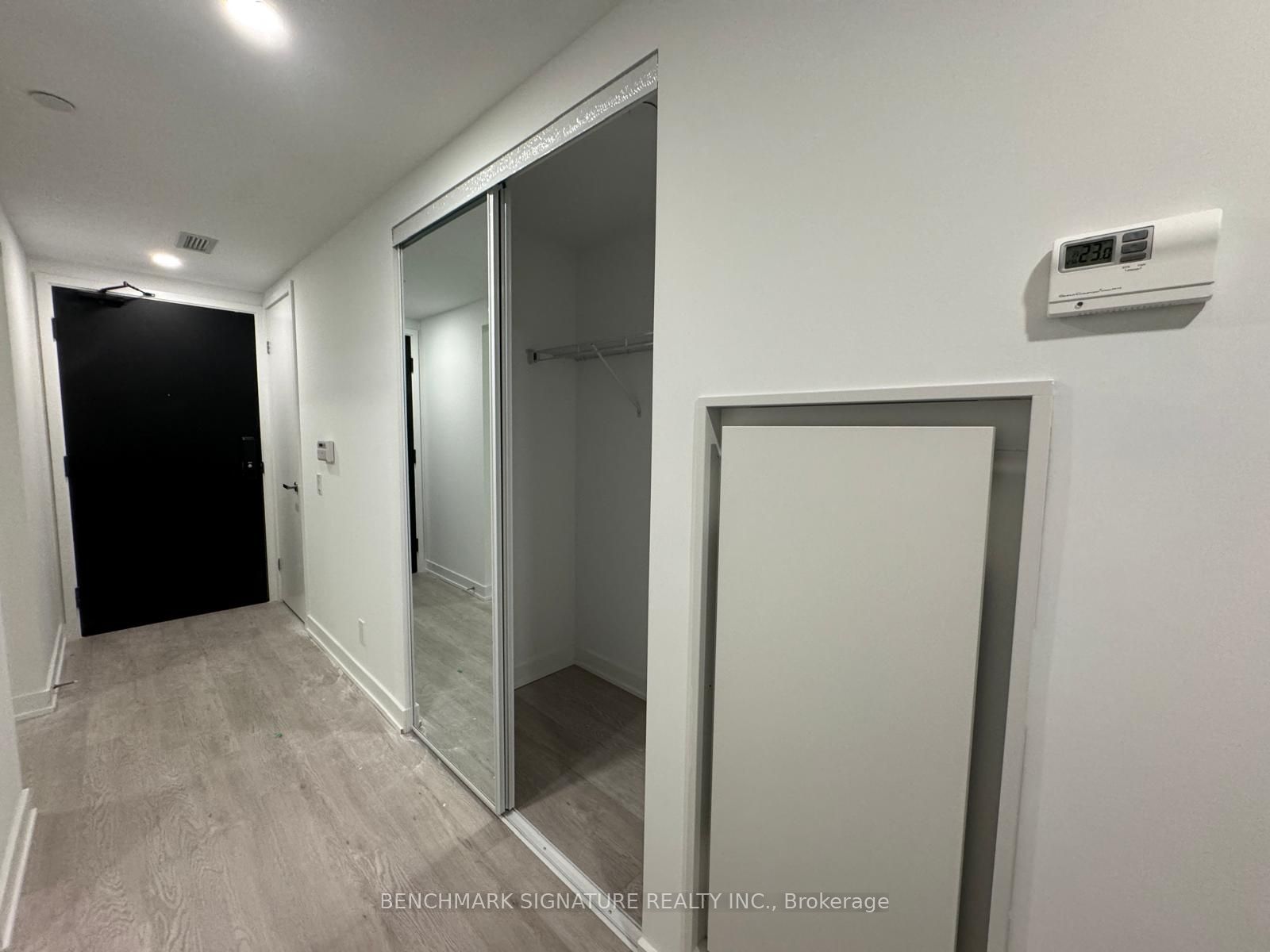 88 Queen Street E 5806 Property Photo 8