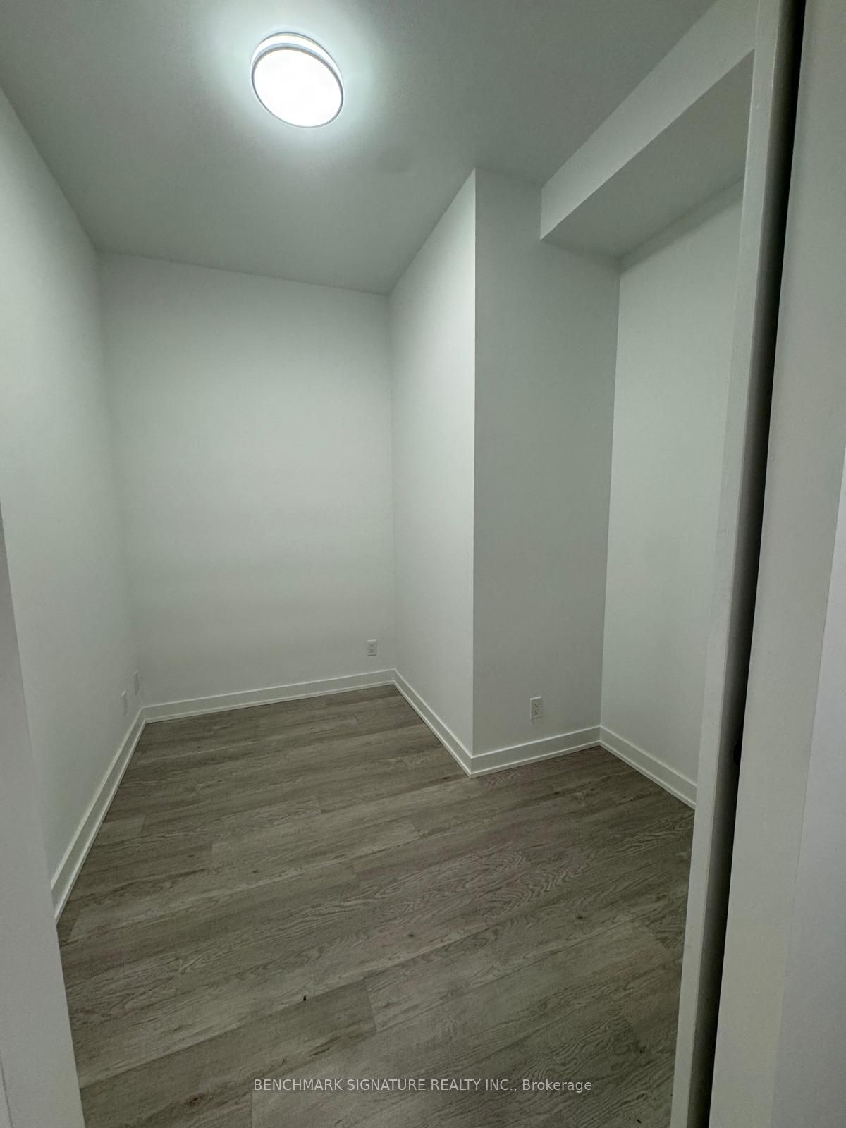 88 Queen Street E 5806 Property Photo 12