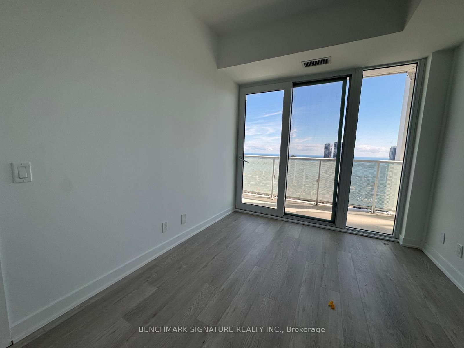 88 Queen Street E 5806 Property Photo 14