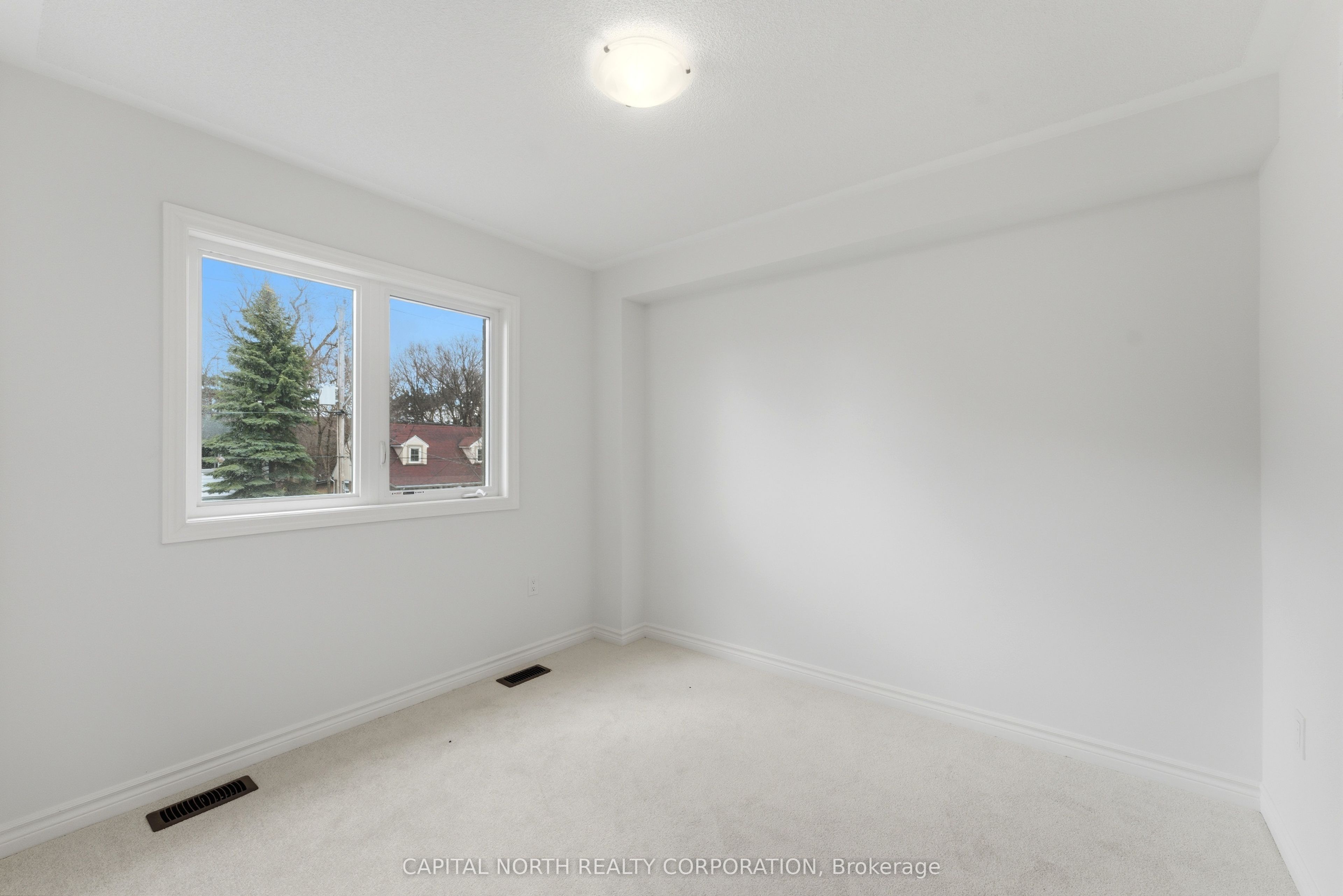 54b Touraine Avenue Property Photo 13