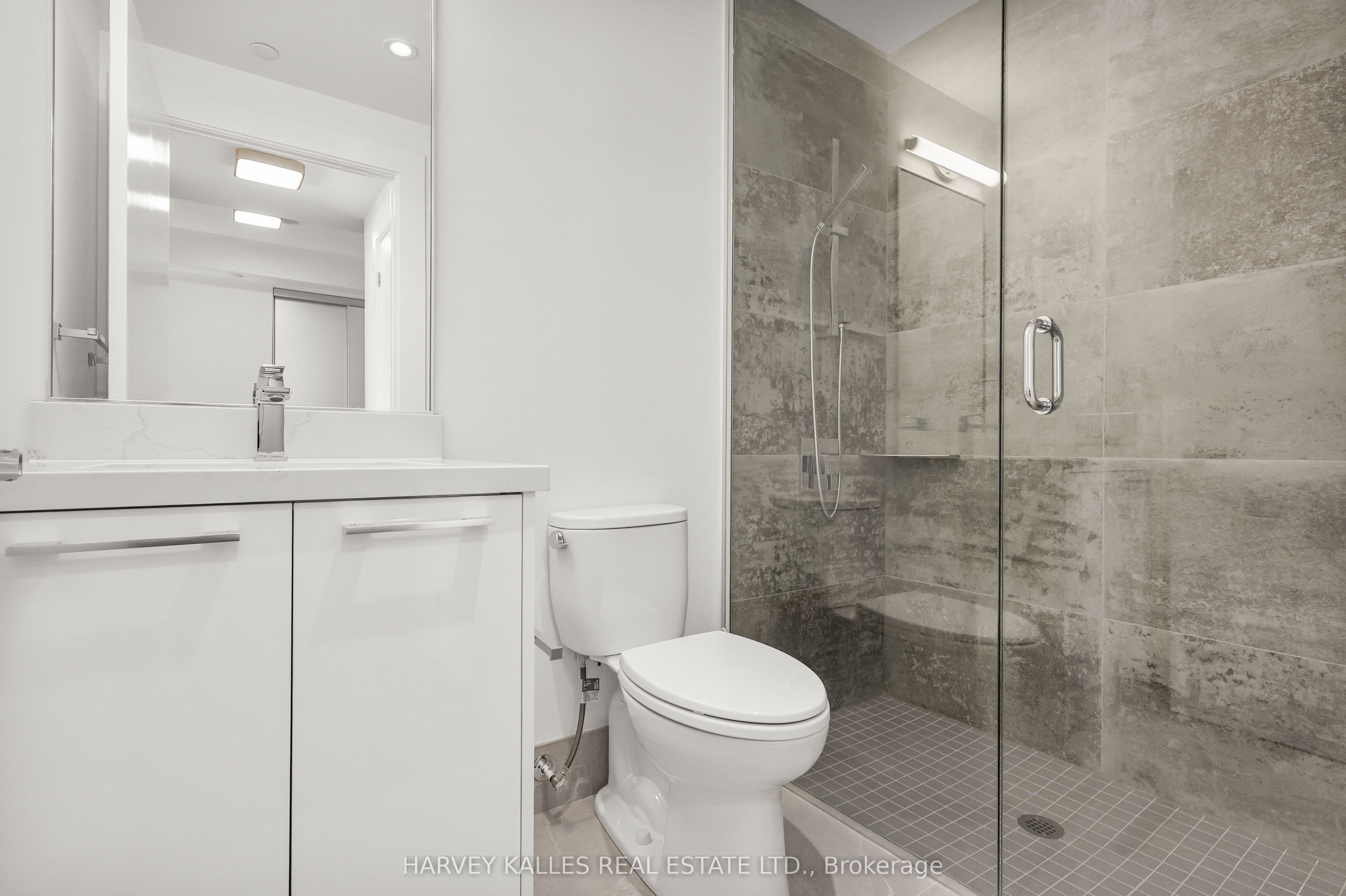 3 Southvale Drive 401 Property Photo 6