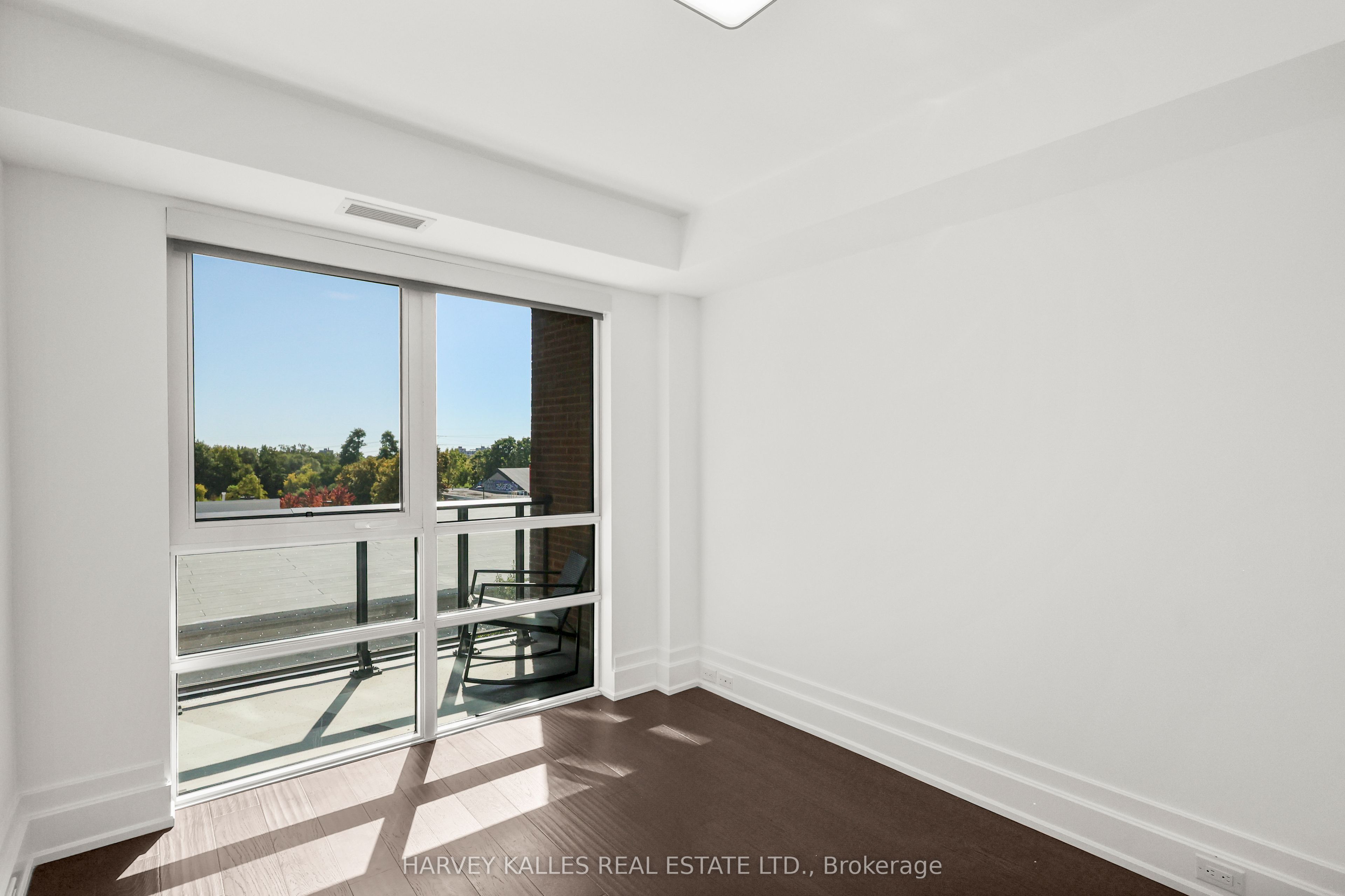 3 Southvale Drive 401 Property Photo 10