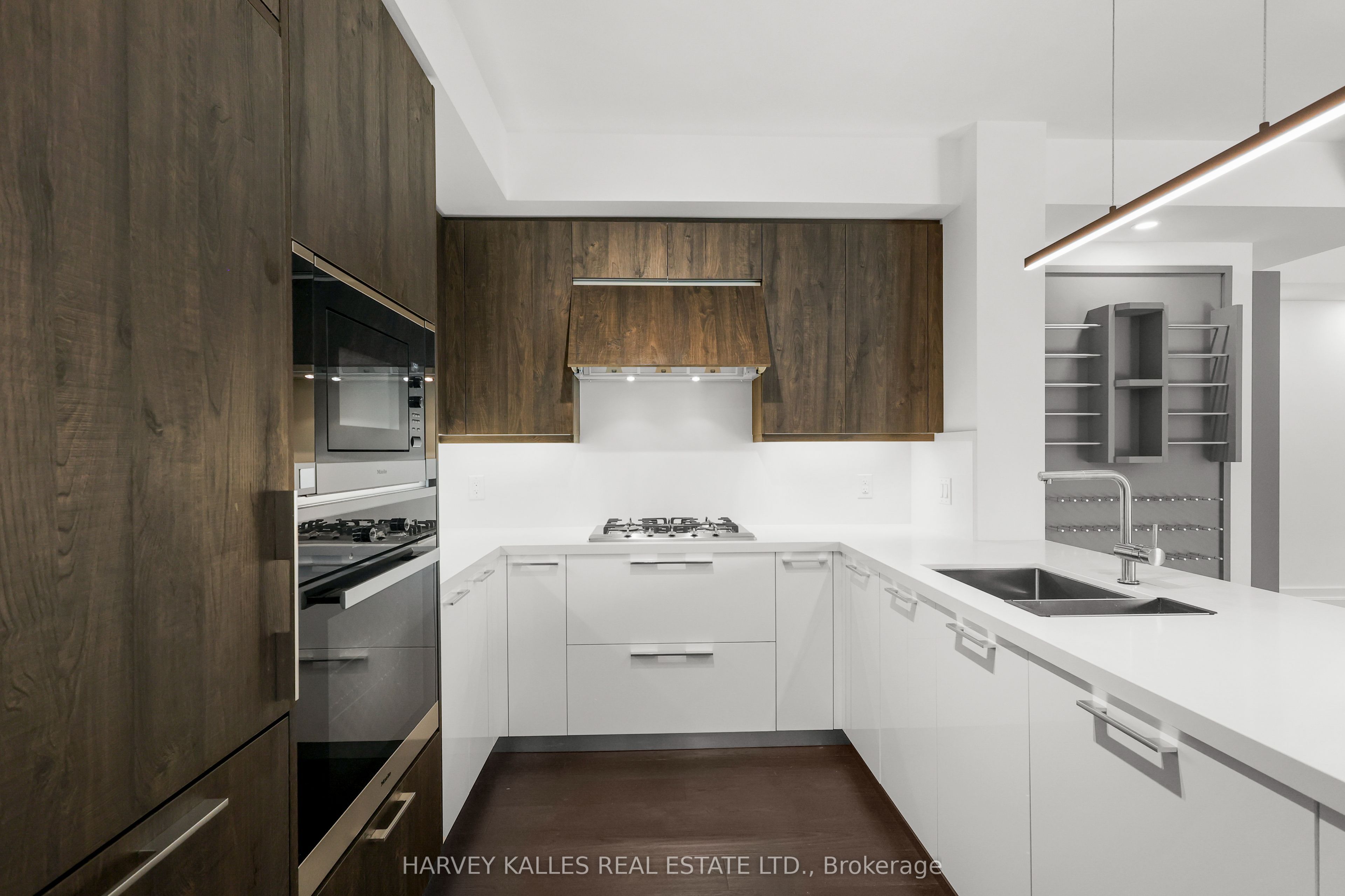 3 Southvale Drive 401 Property Photo 15