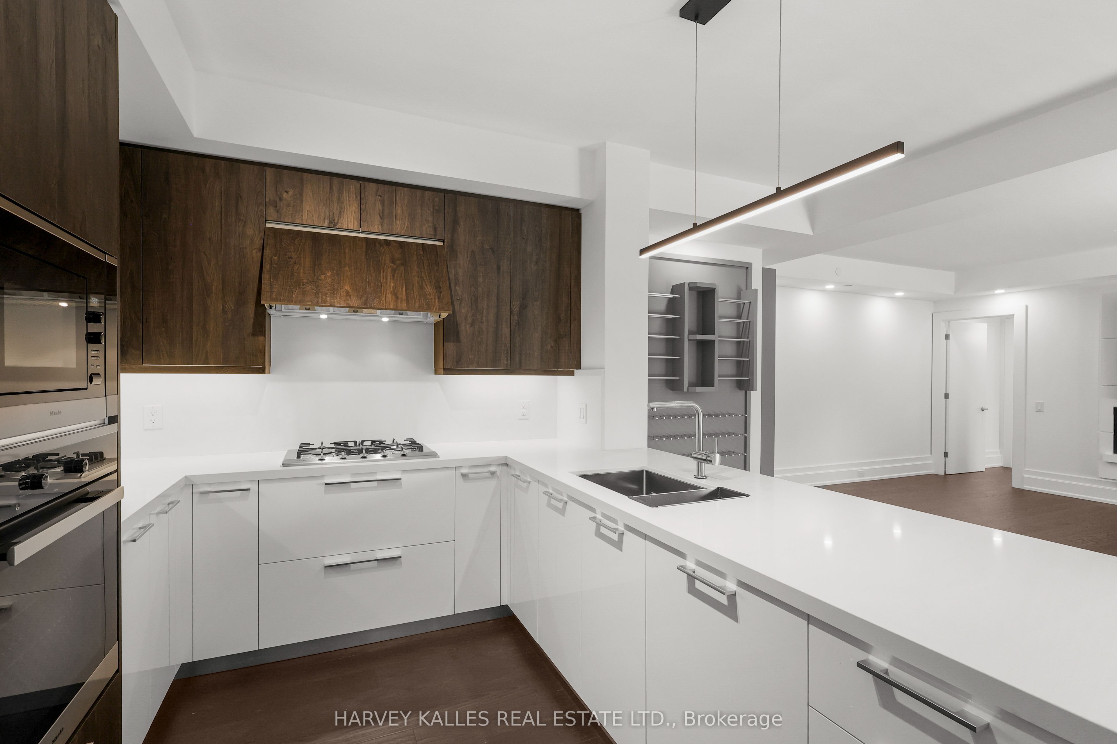 3 Southvale Drive 401 Property Photo 16