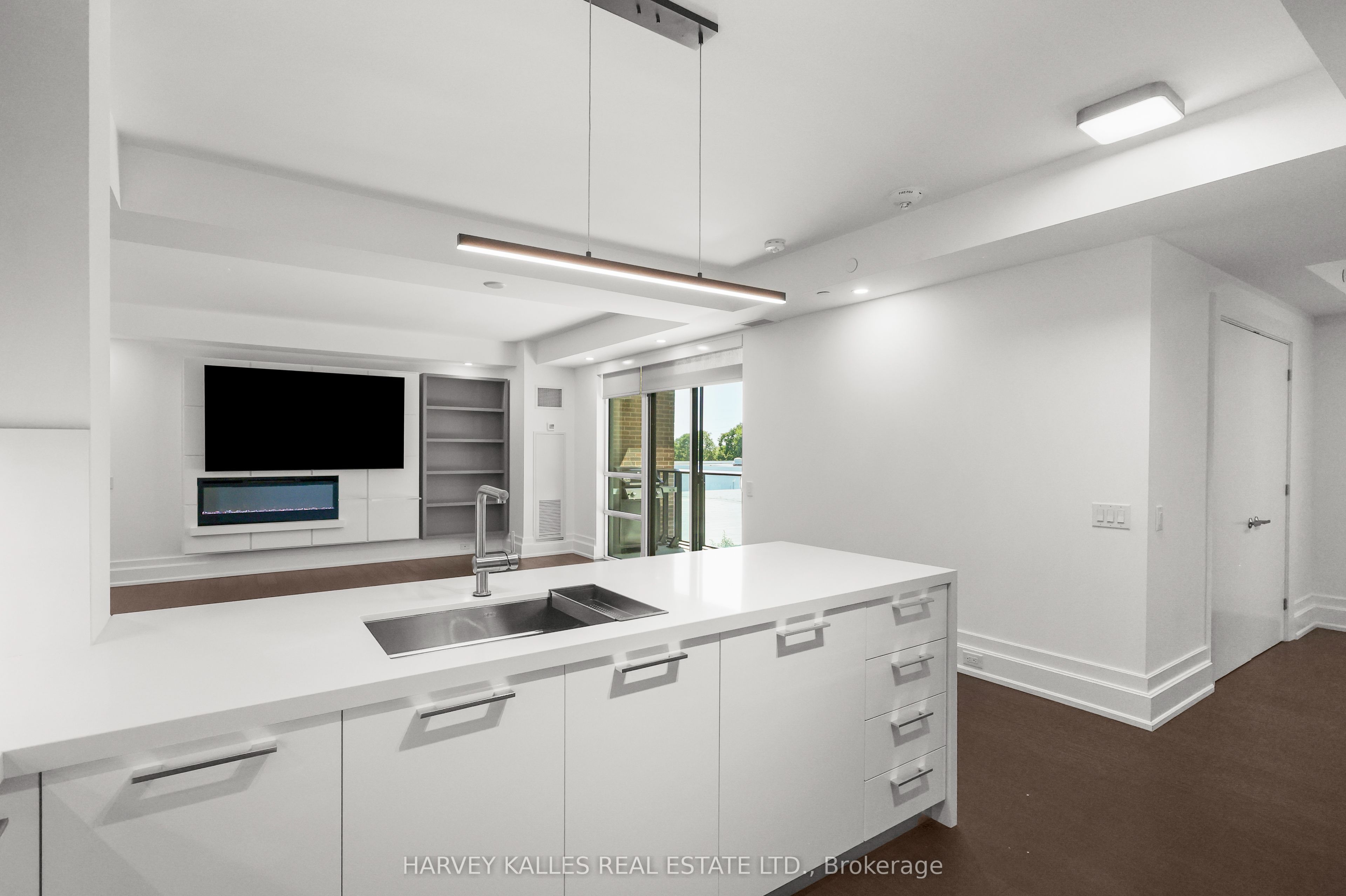 3 Southvale Drive 401 Property Photo 17