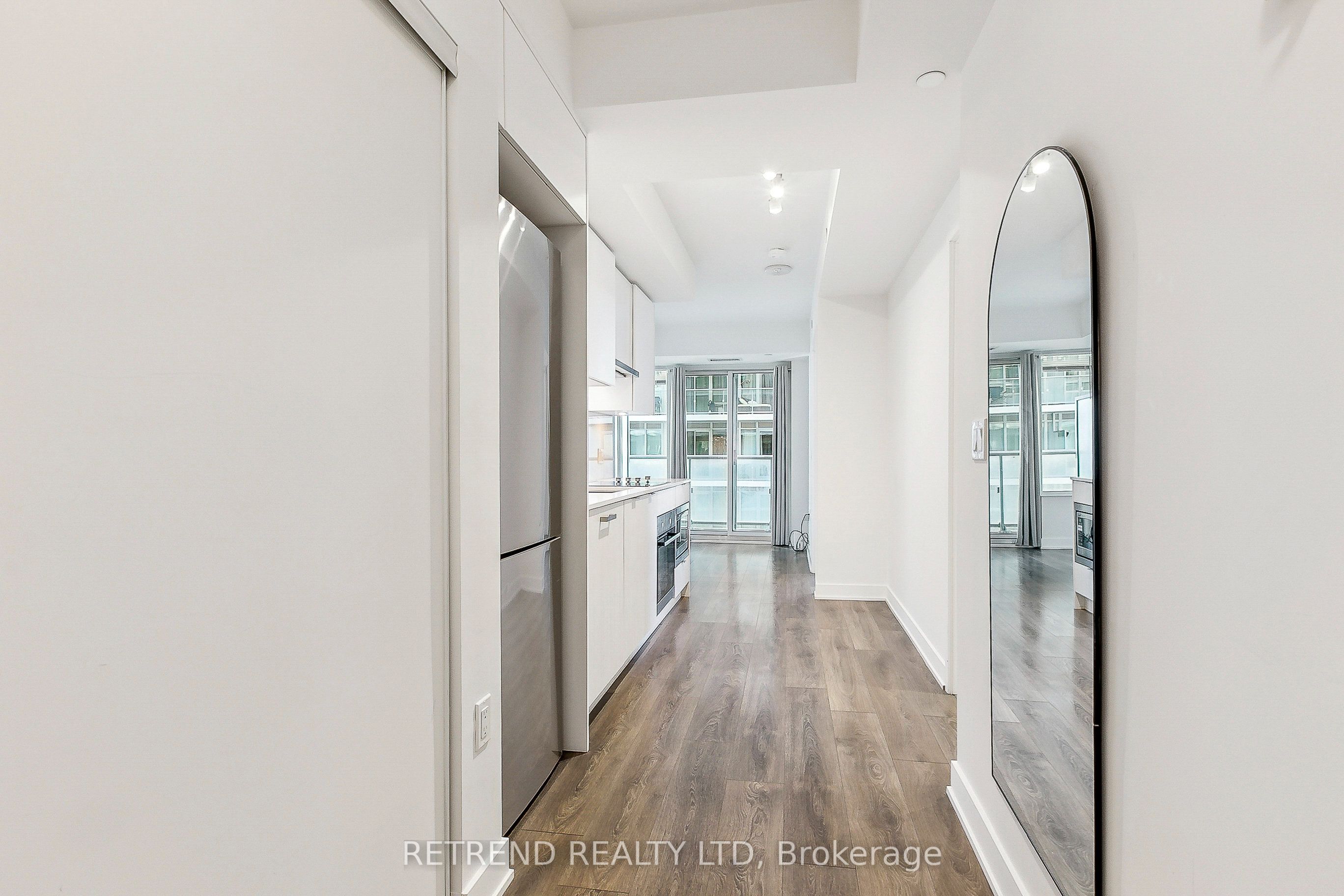 195 Redpath Avenue 1402 Property Photo 4