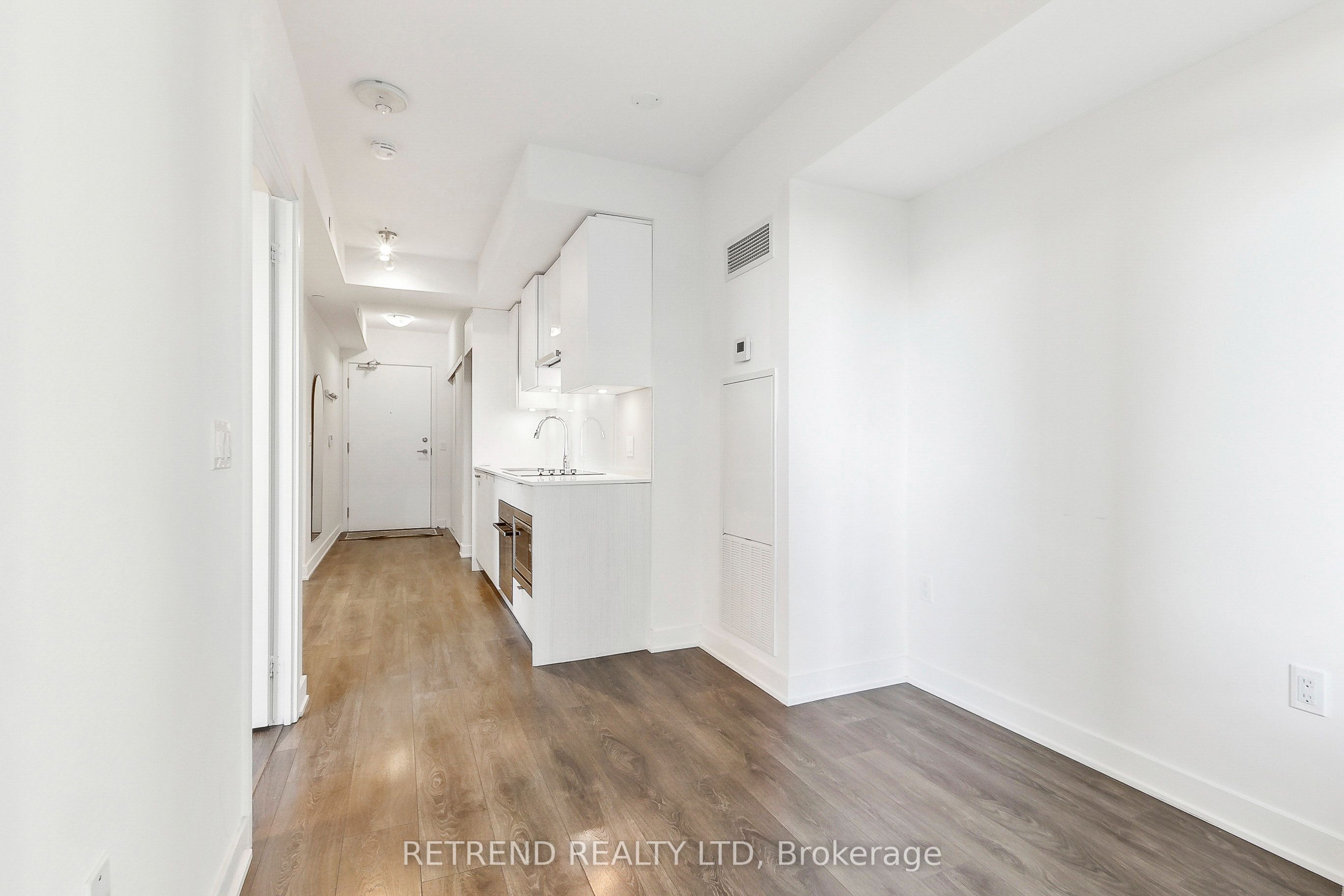 195 Redpath Avenue 1402 Property Photo 5