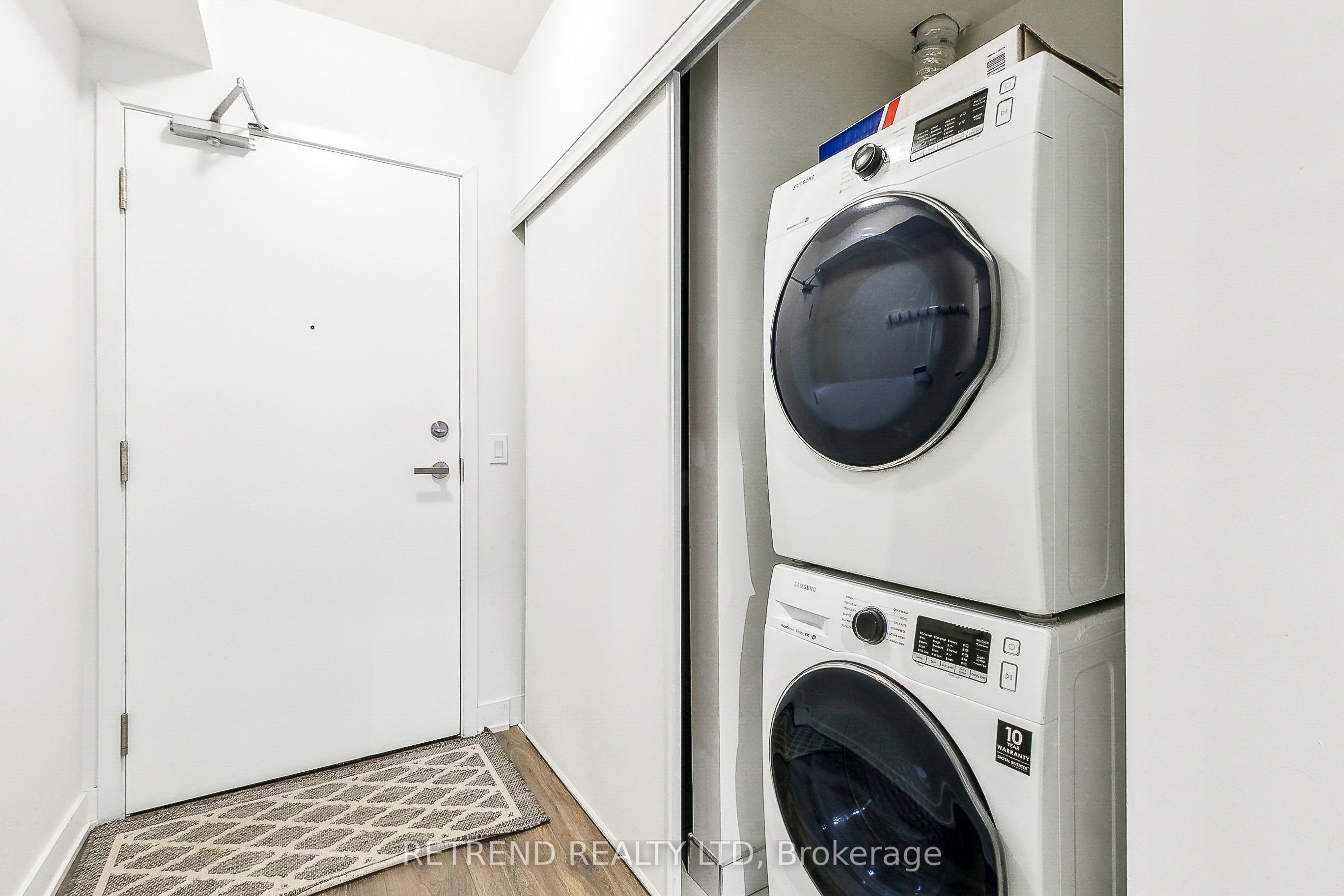 195 Redpath Avenue 1402 Property Photo 12