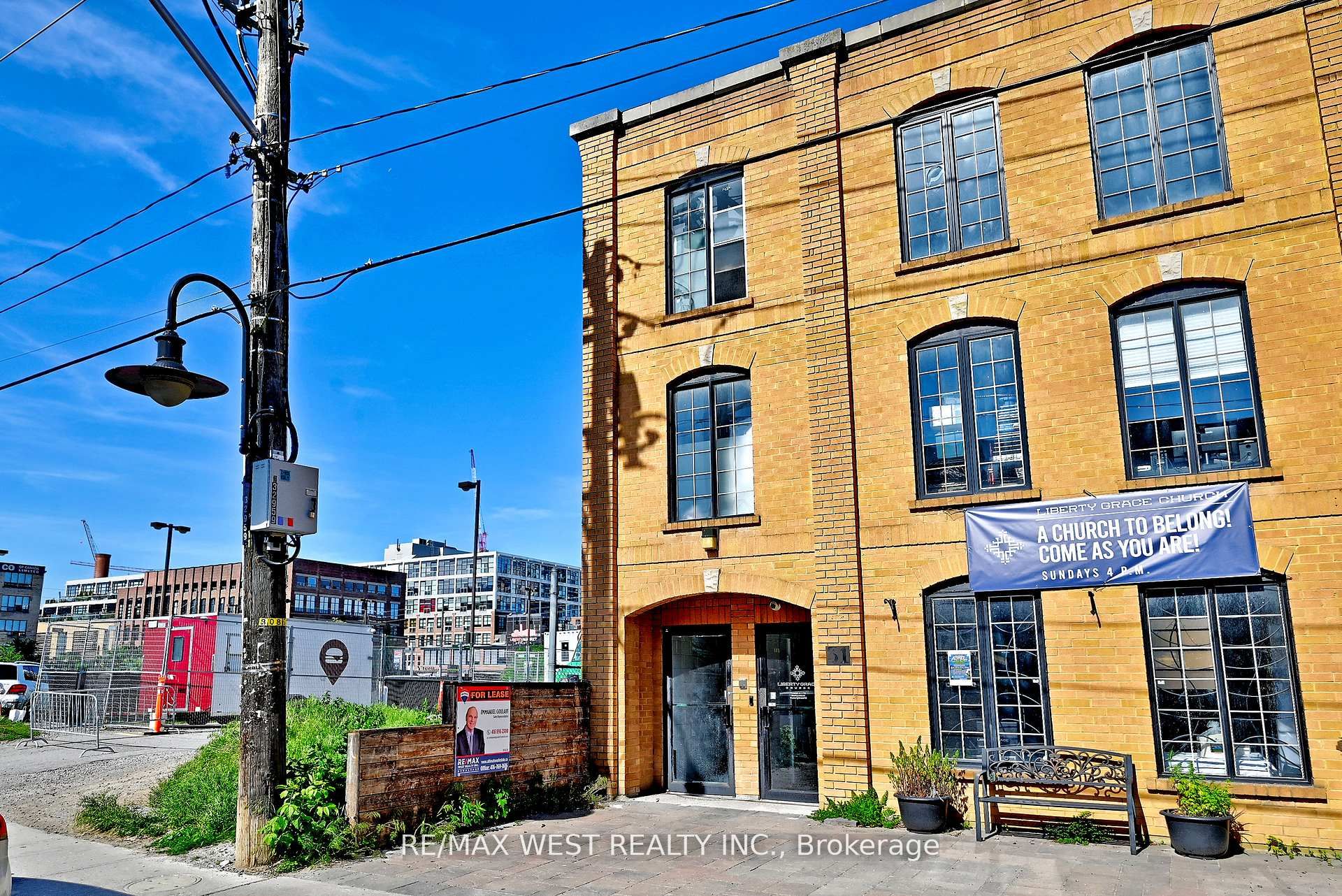 31 Atlantic Avenue Upper Property Photo 2