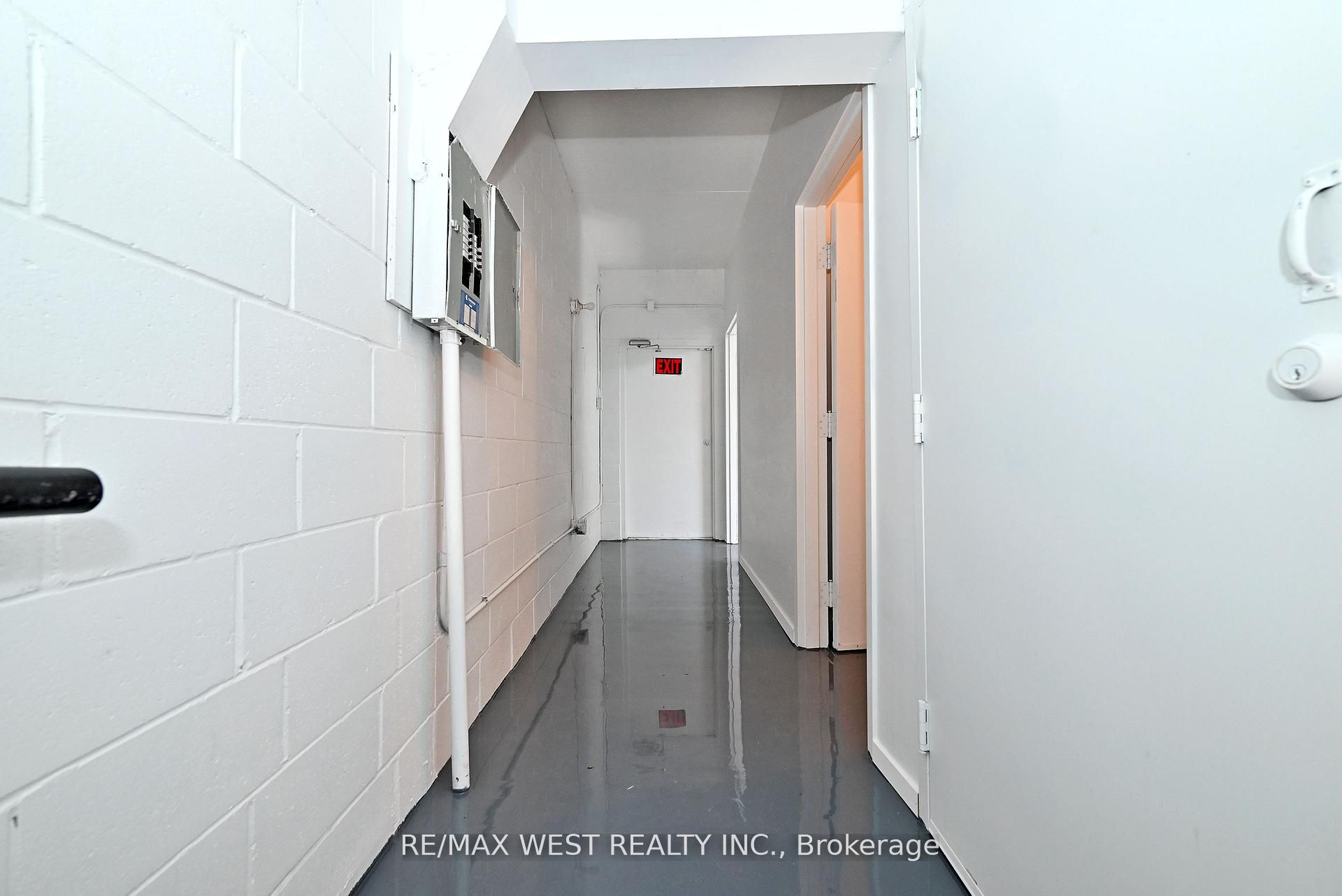 31 Atlantic Avenue Upper Property Photo 8