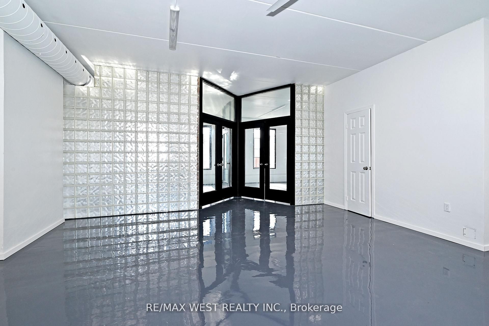 31 Atlantic Avenue Upper Property Photo 14