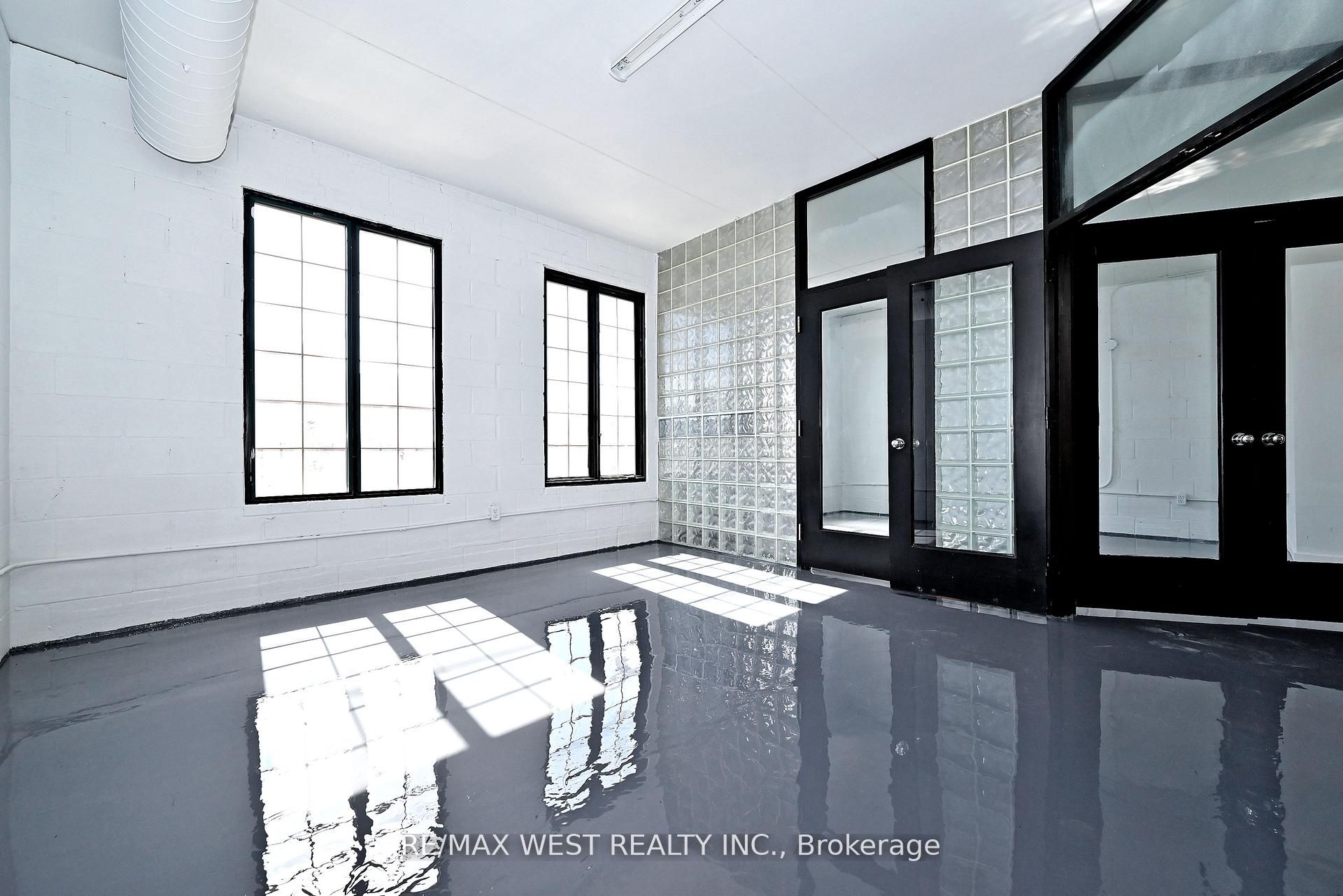 31 Atlantic Avenue Upper Property Photo 16
