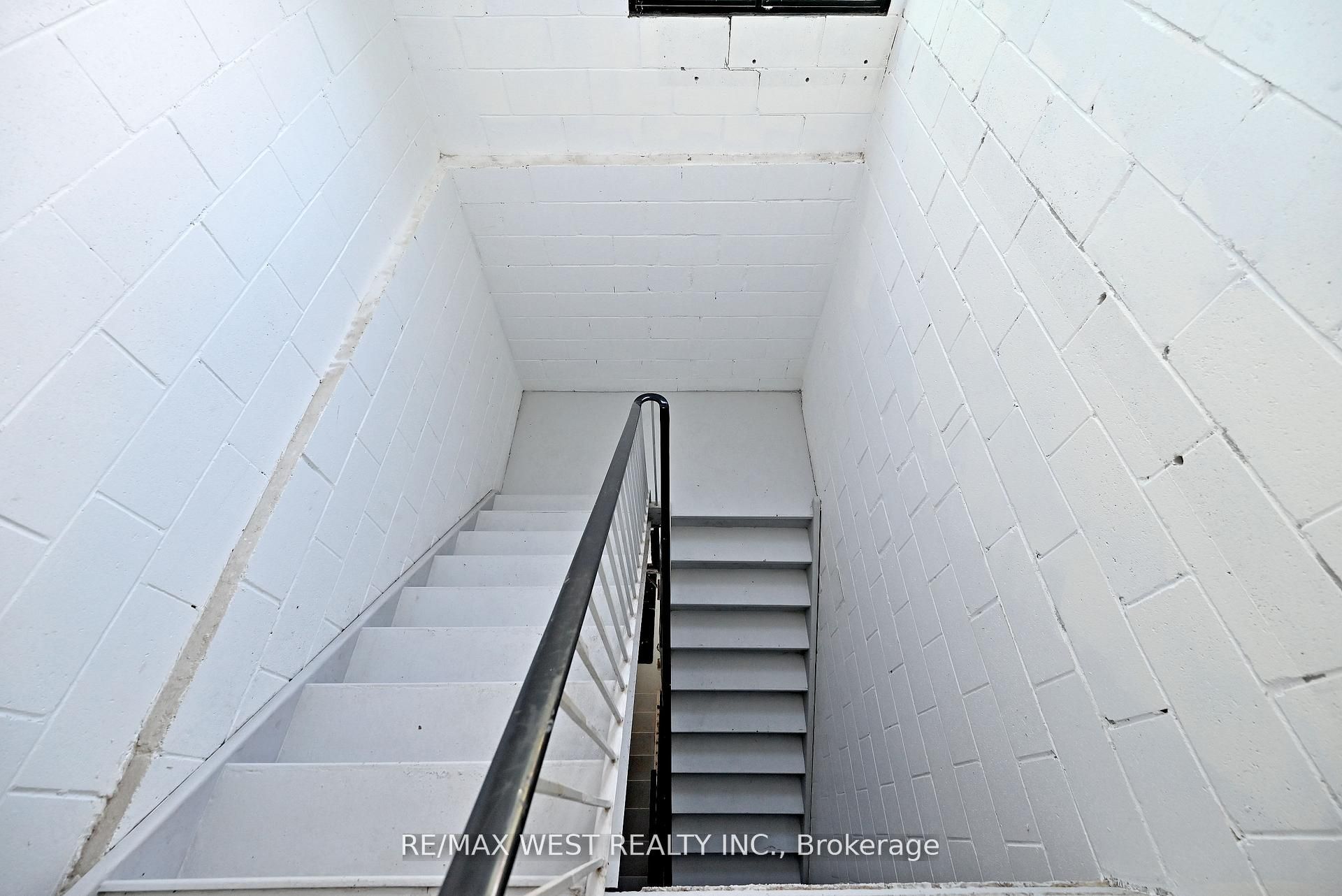 31 Atlantic Avenue Upper Property Photo 36