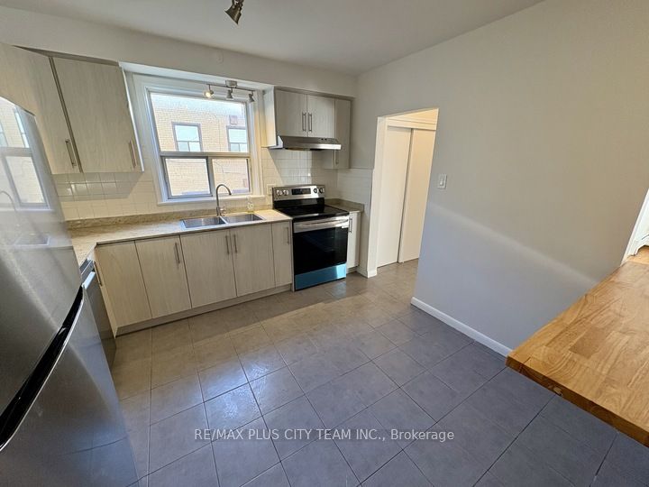 44 Meadowbrook Drive 2 Property Photo 5