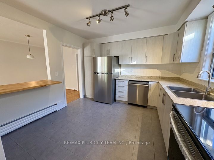 44 Meadowbrook Drive 2 Property Photo 6
