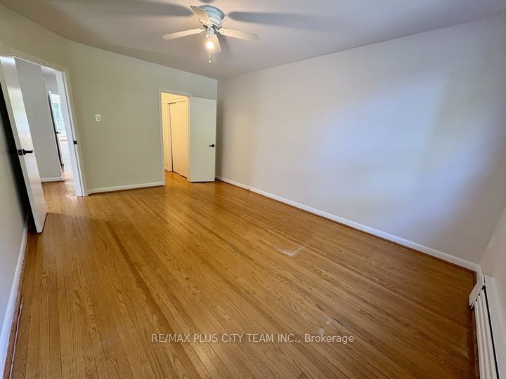 44 Meadowbrook Drive 2 Property Photo 8