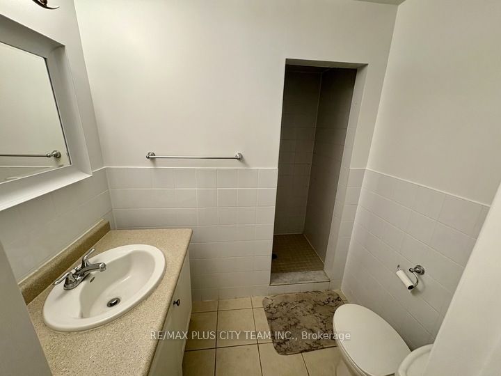 44 Meadowbrook Drive 2 Property Photo 9