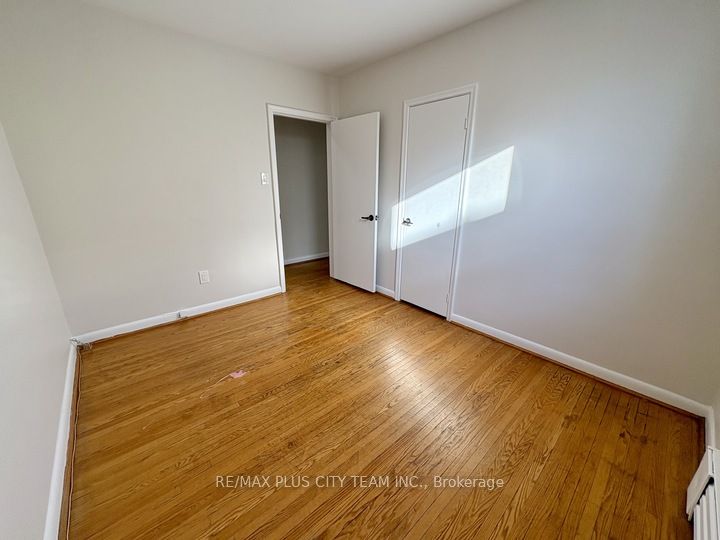 44 Meadowbrook Drive 2 Property Photo 10