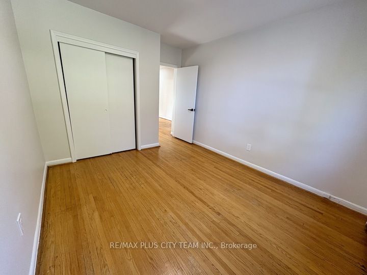 44 Meadowbrook Drive 2 Property Photo 12