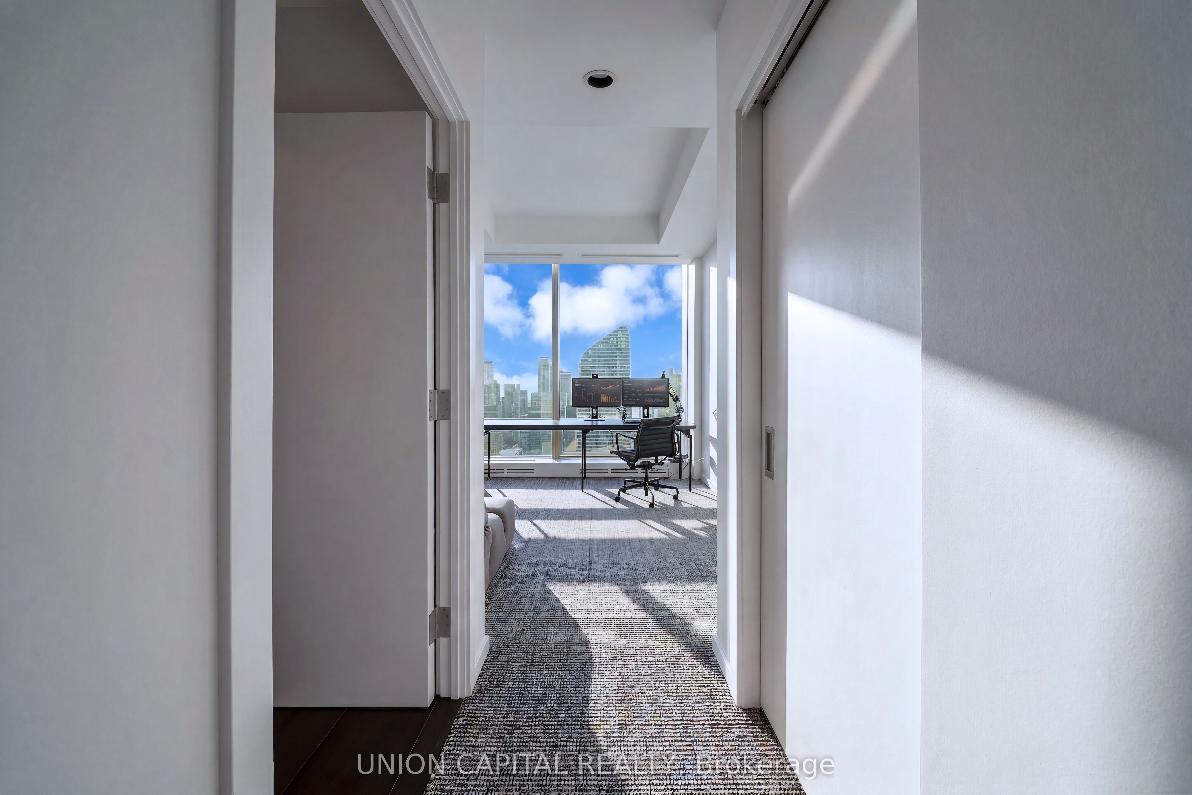 180 University Avenue 5508 Property Photo 23