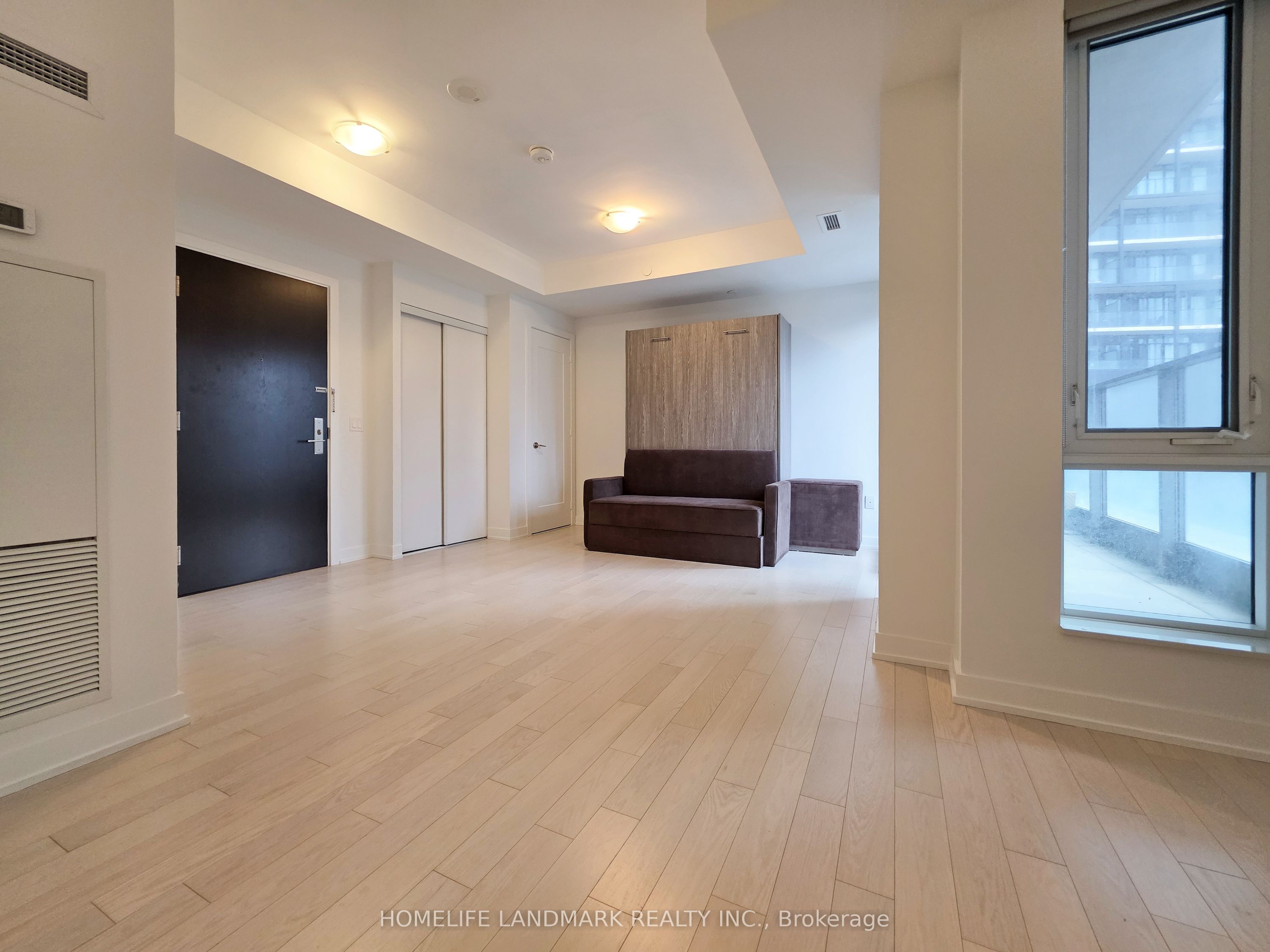 330 Richmond Street W 605 Property Photo 1