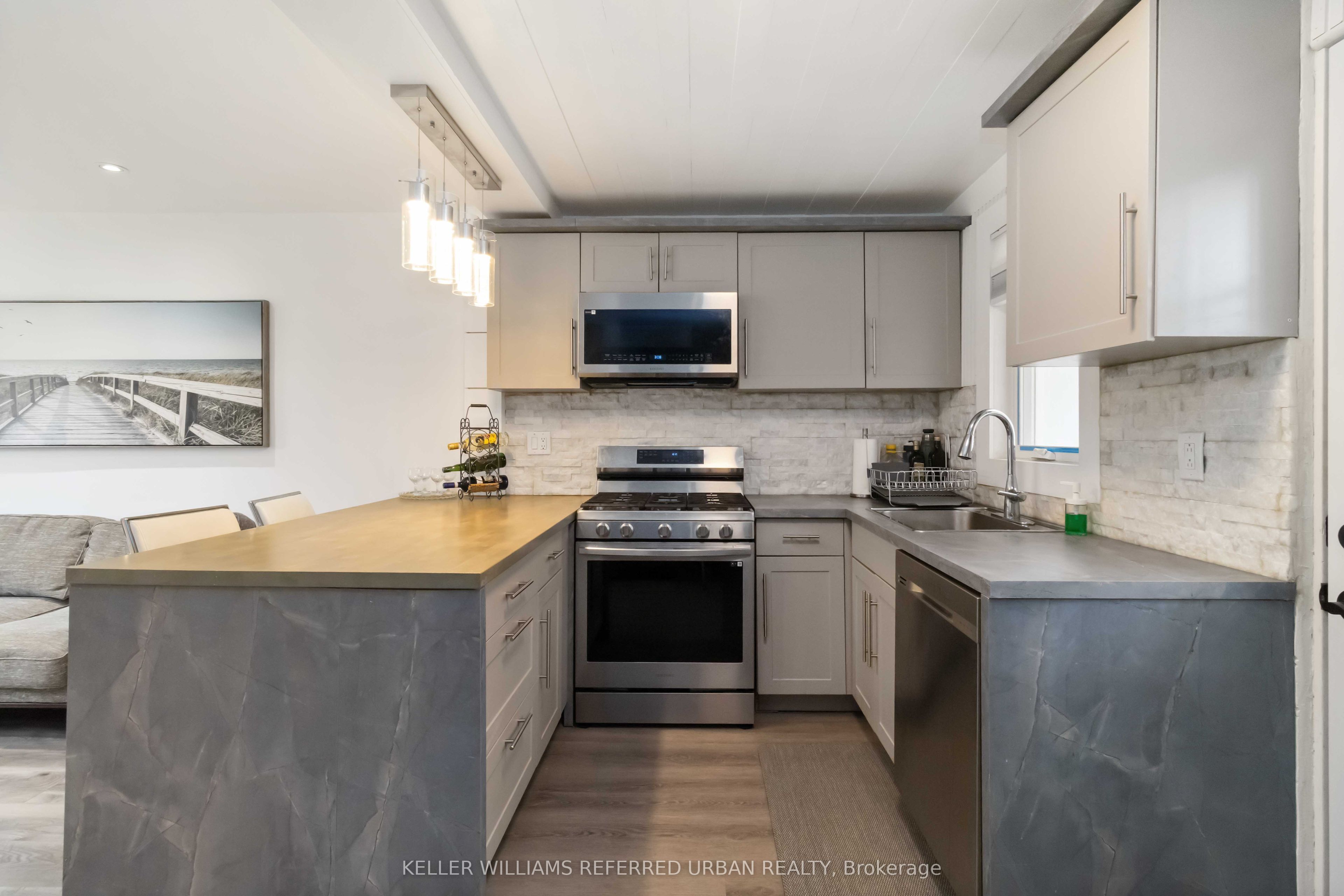 310 Senlac Road Property Photo 1