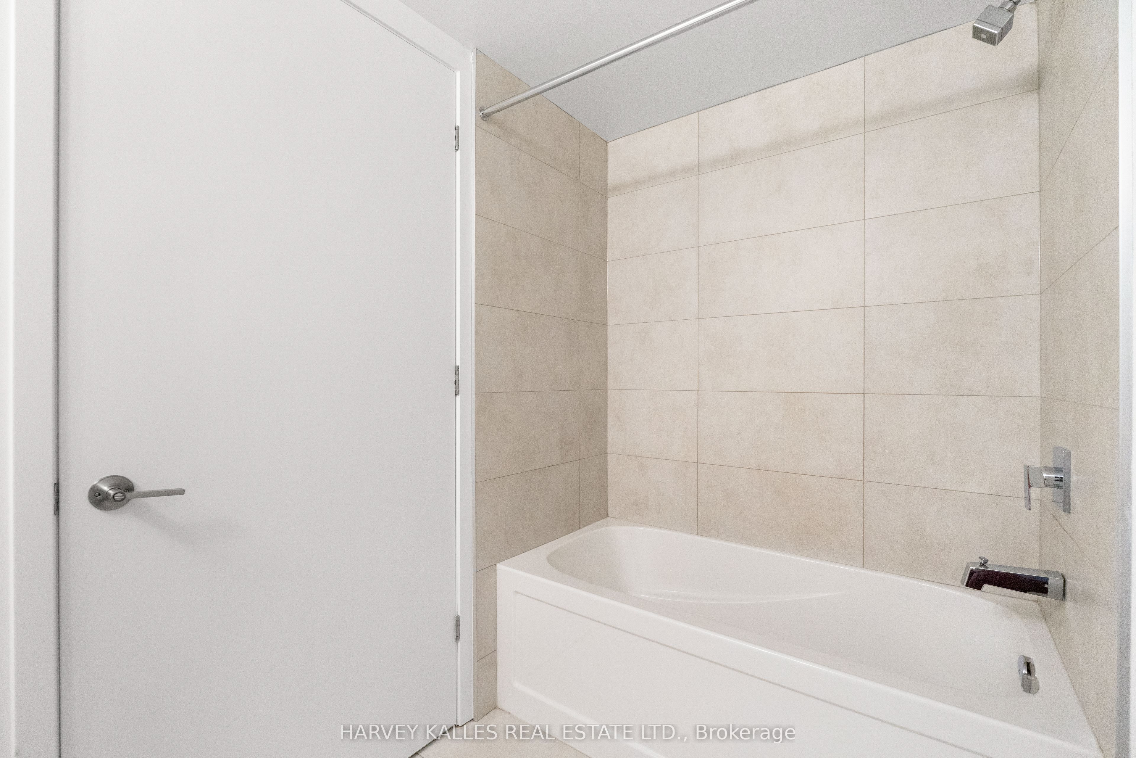 8 Tippett Road 1105 Property Photo 23
