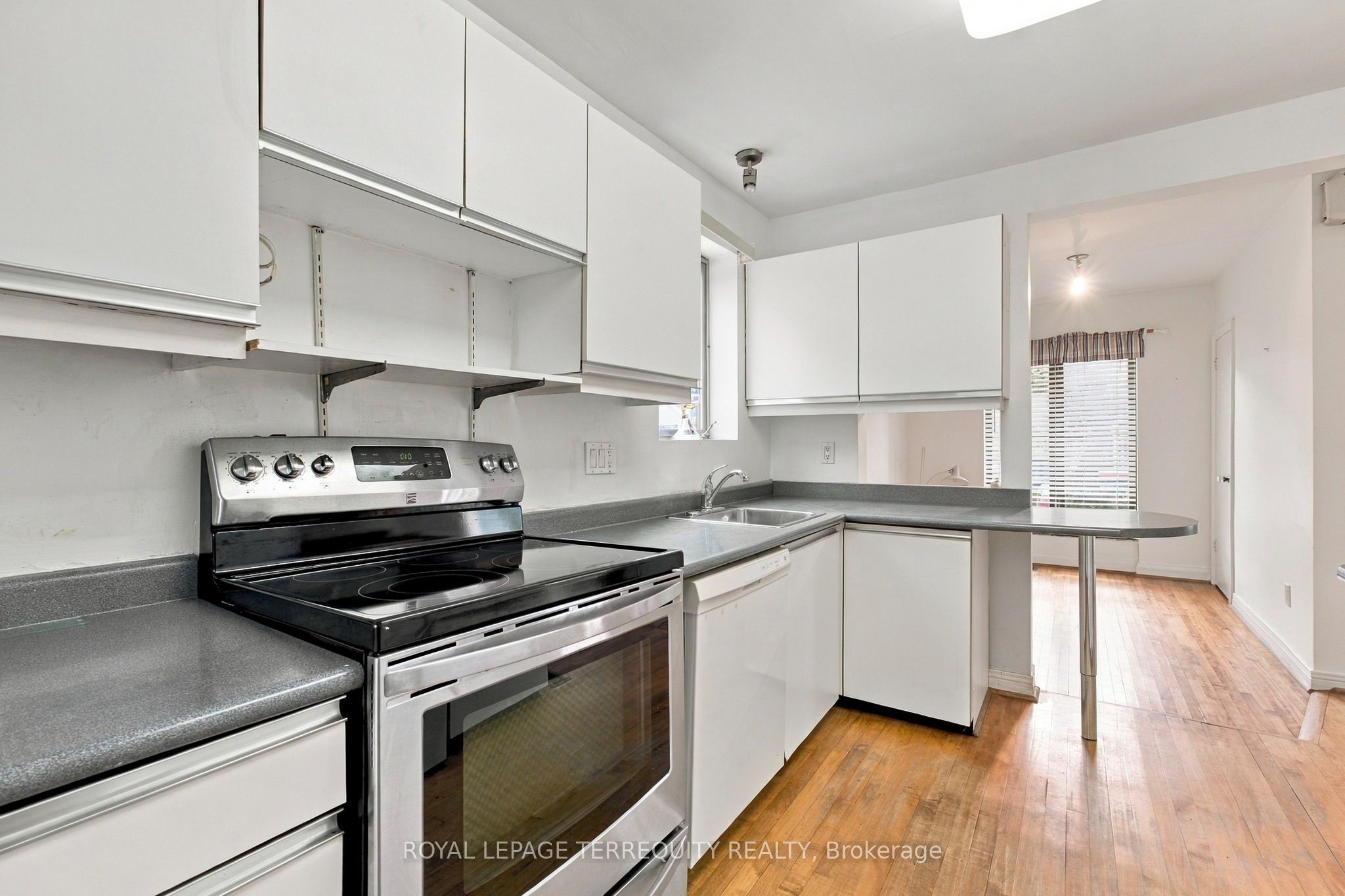 102 Anndale Drive Property Photo 11