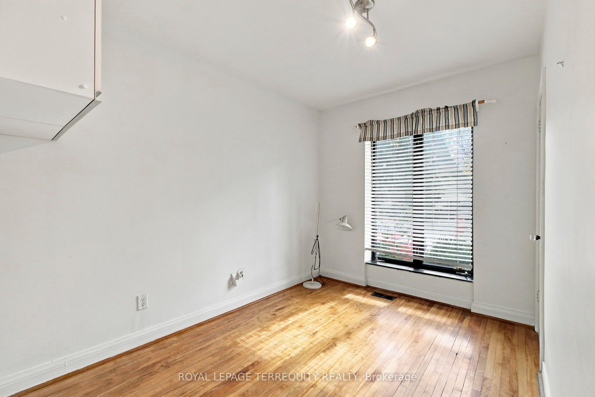102 Anndale Drive Property Photo 12