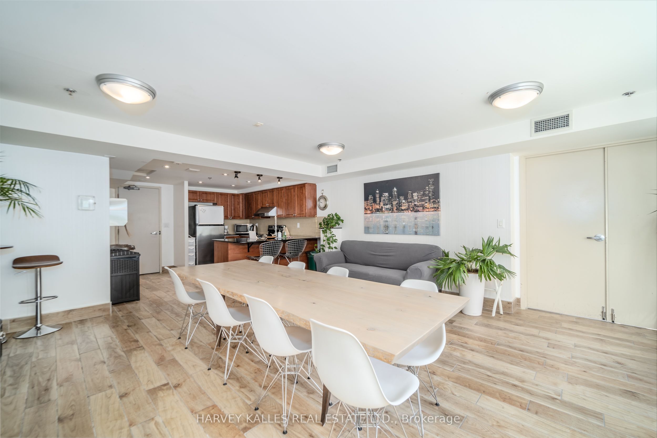 225 Wellesley Street E 313 Property Photo 16