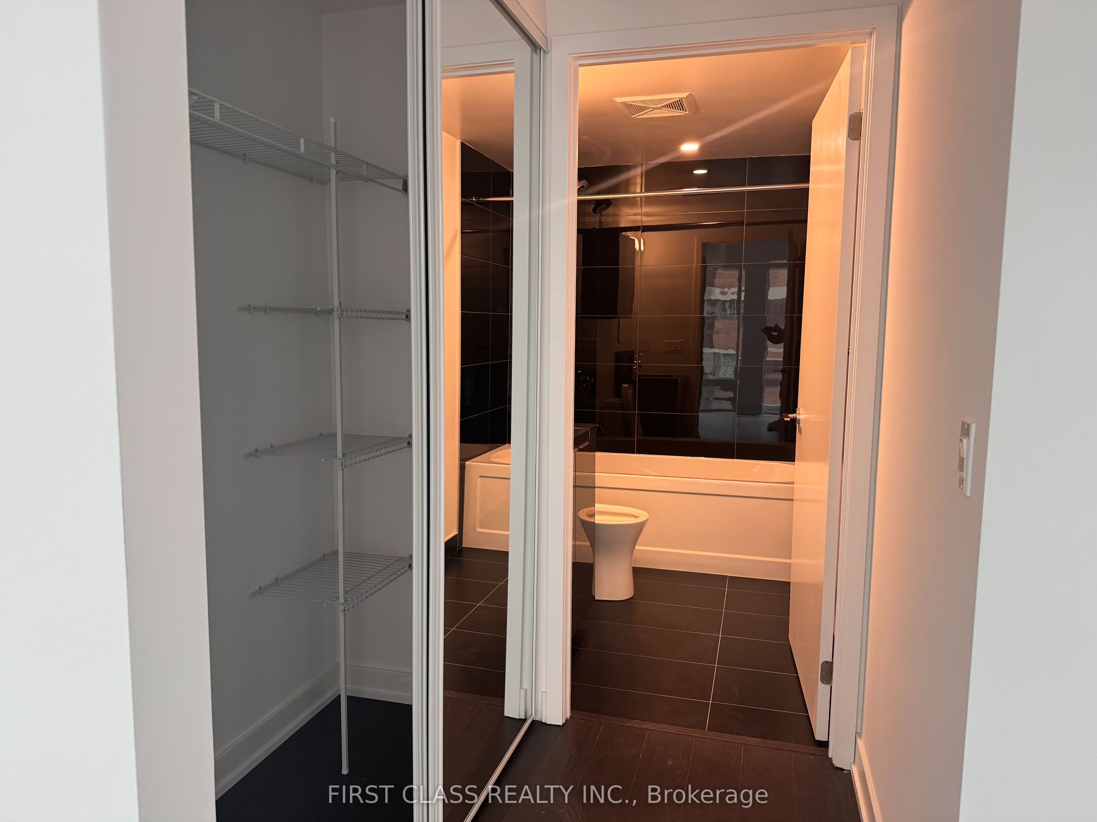121 St Patrick Street 812 Property Photo 7