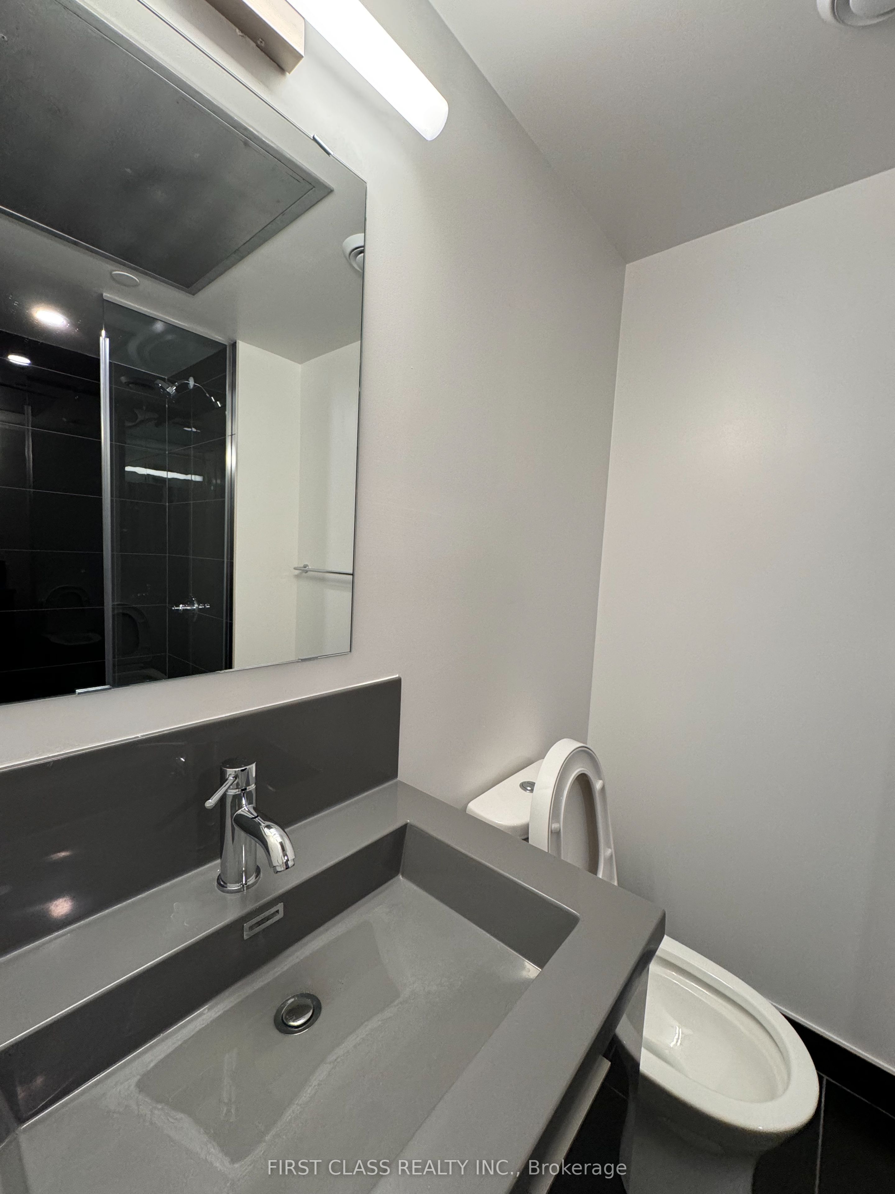 121 St Patrick Street 812 Property Photo 10