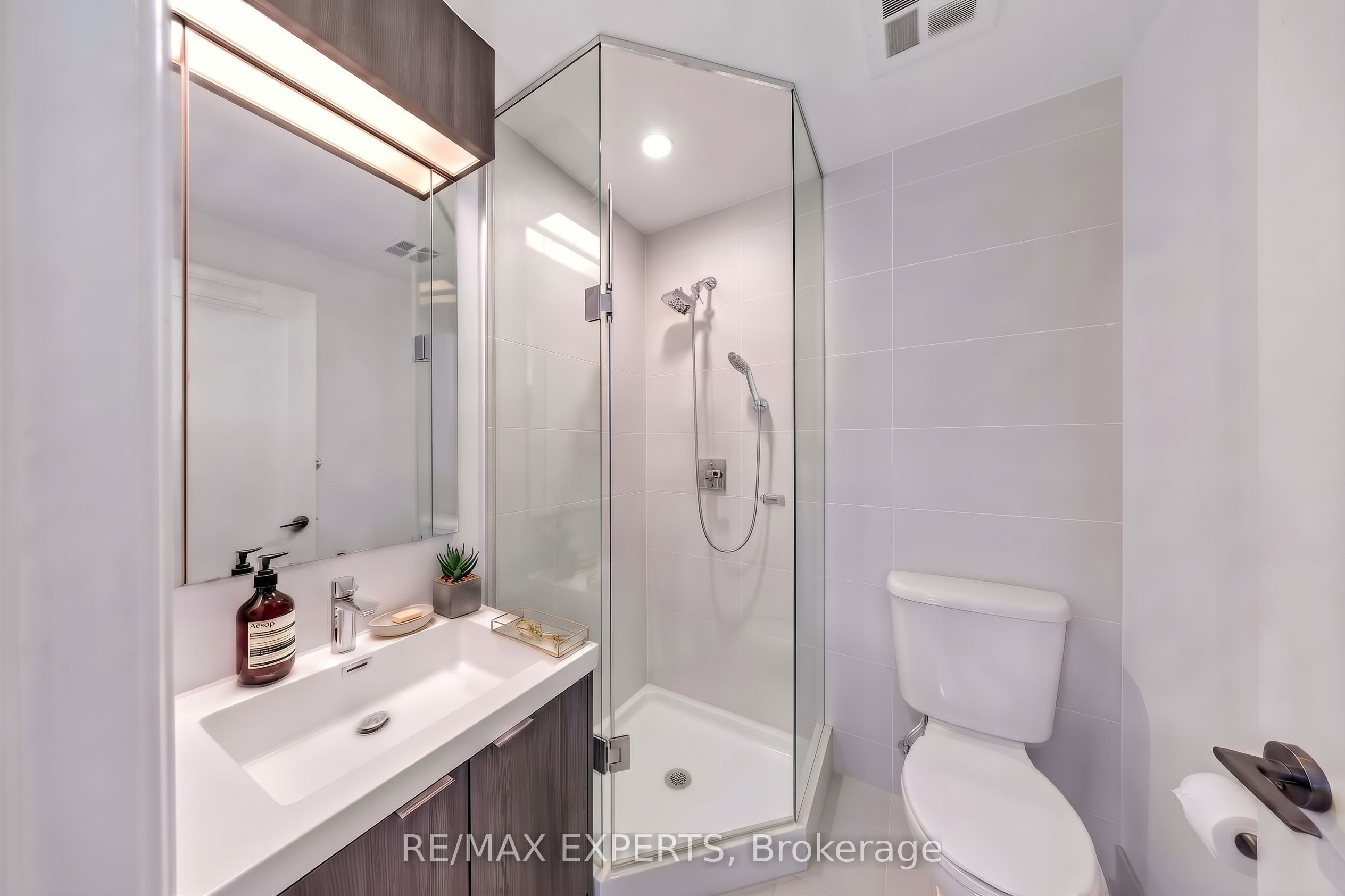 101 Erskine Avenue 2103 Property Photo 8
